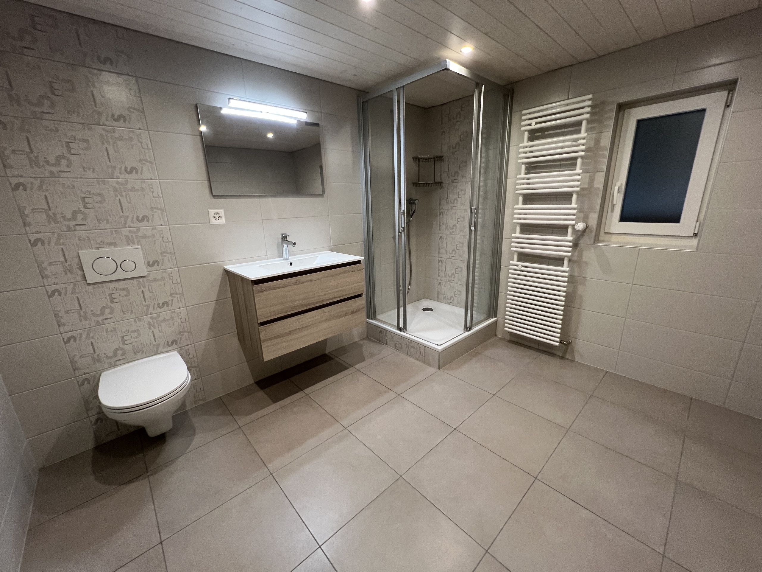 Salle d'eau rez-de-chaussé Salle d'eau rez-de-chaussé