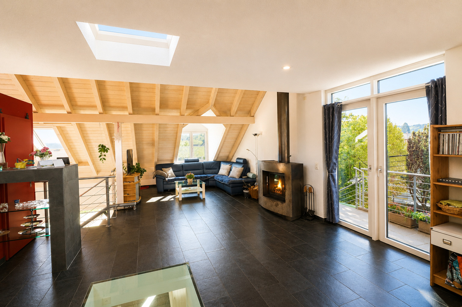 Interior view 4