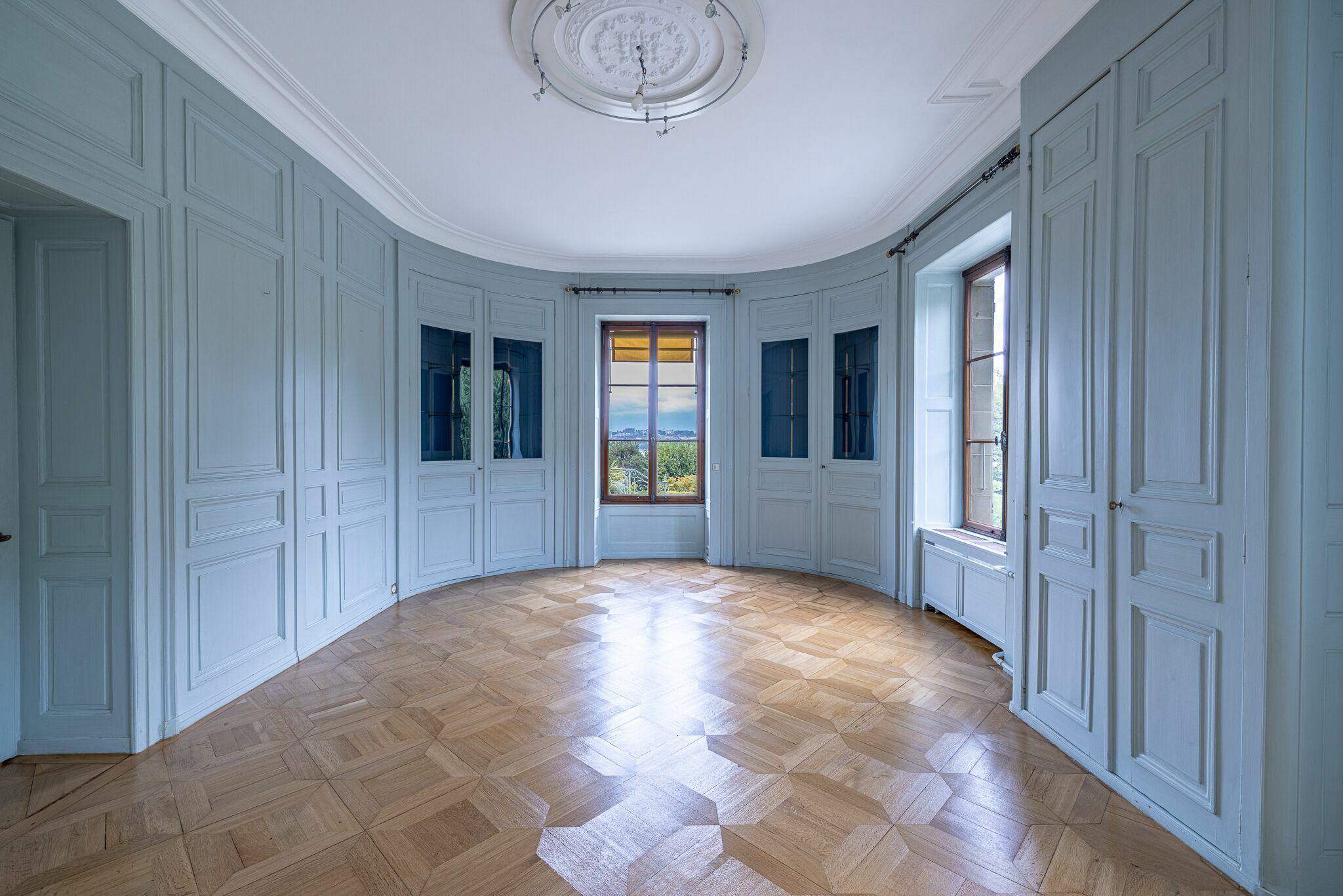 Interior view 4