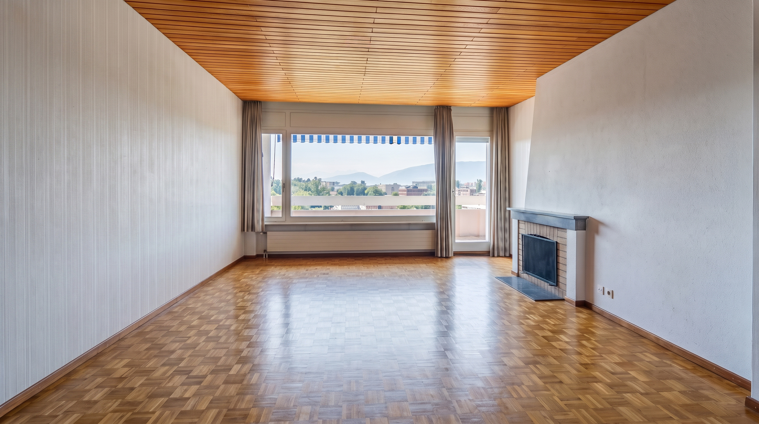 Interior view 7