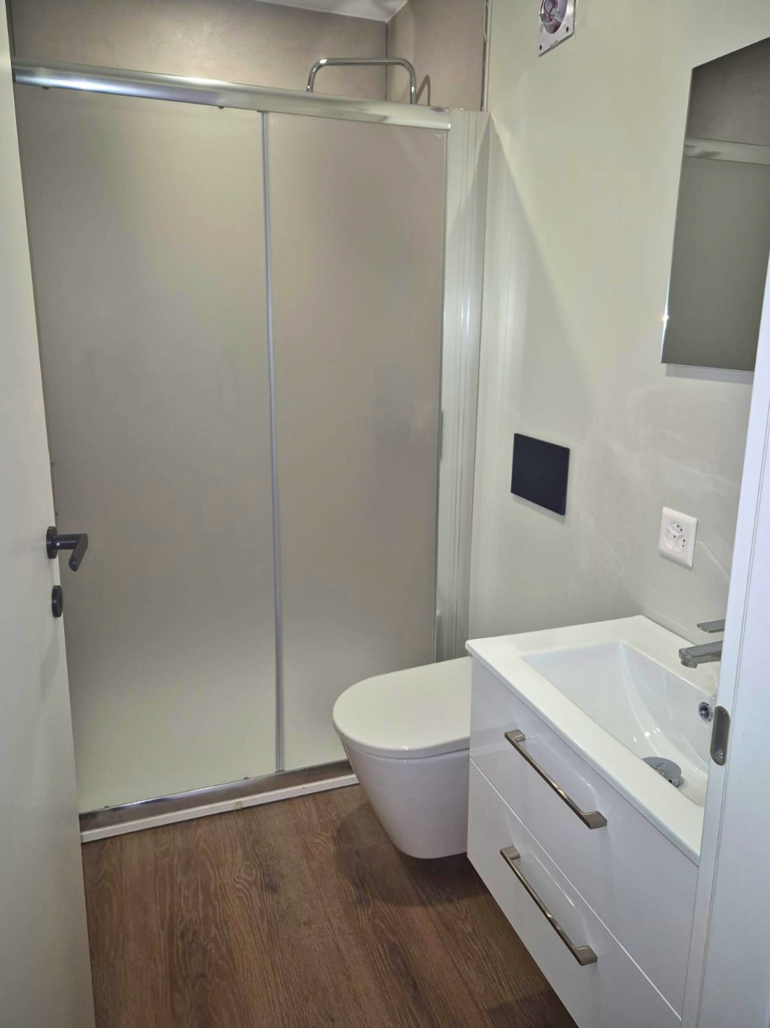 Interior view 6
