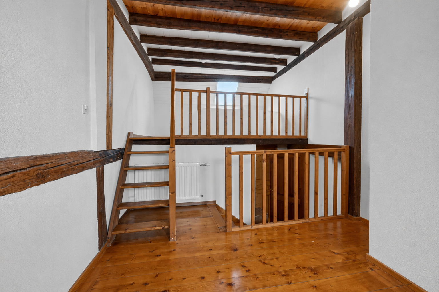 Interior view 10