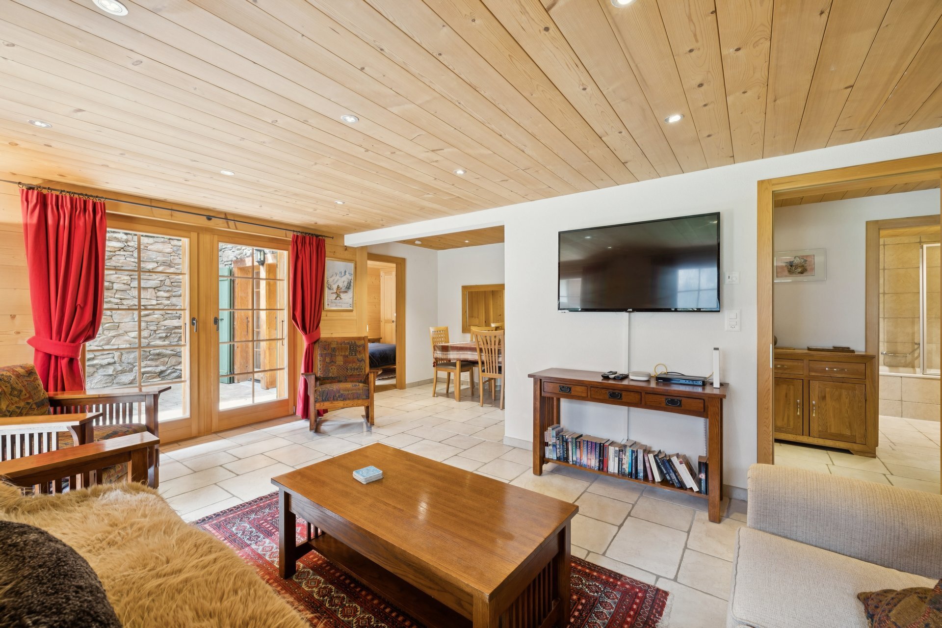 Interior view 4