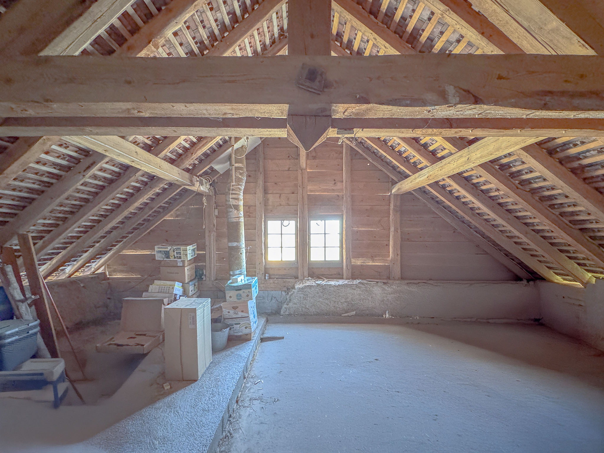 Combles - galetas à aménager