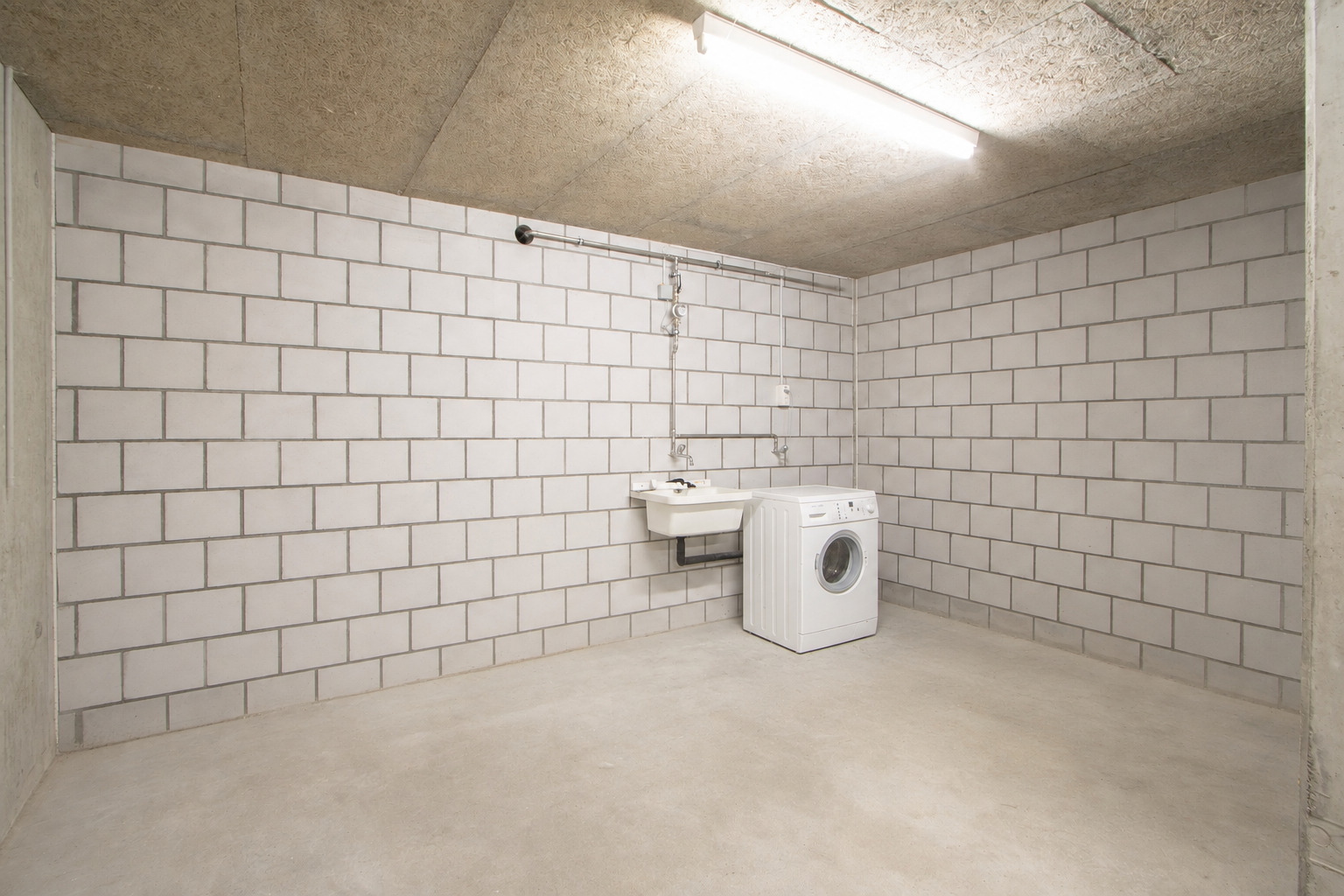 Interior view 12