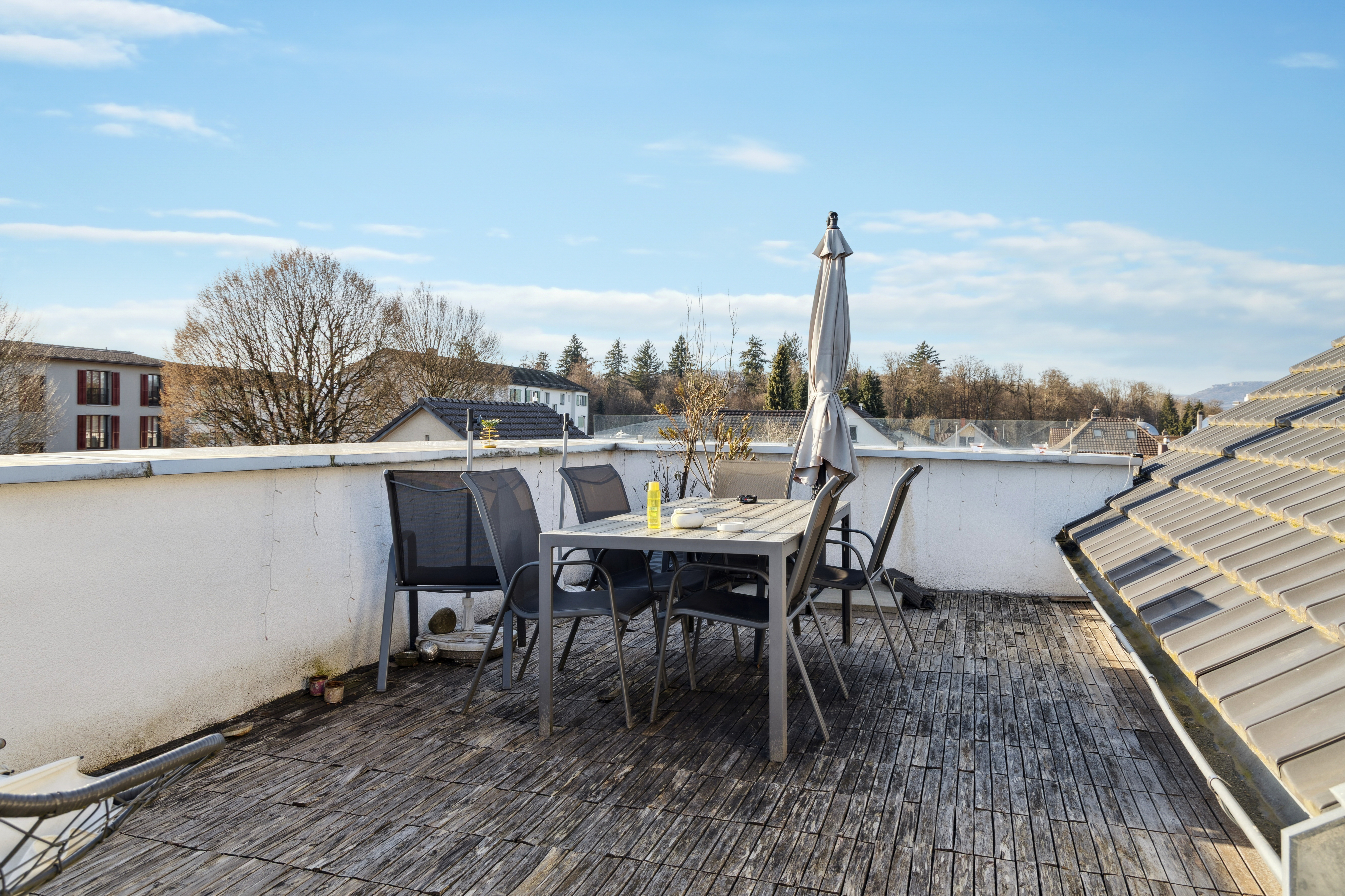 Grande terrasse sur le toit avec vue spectaculaire
