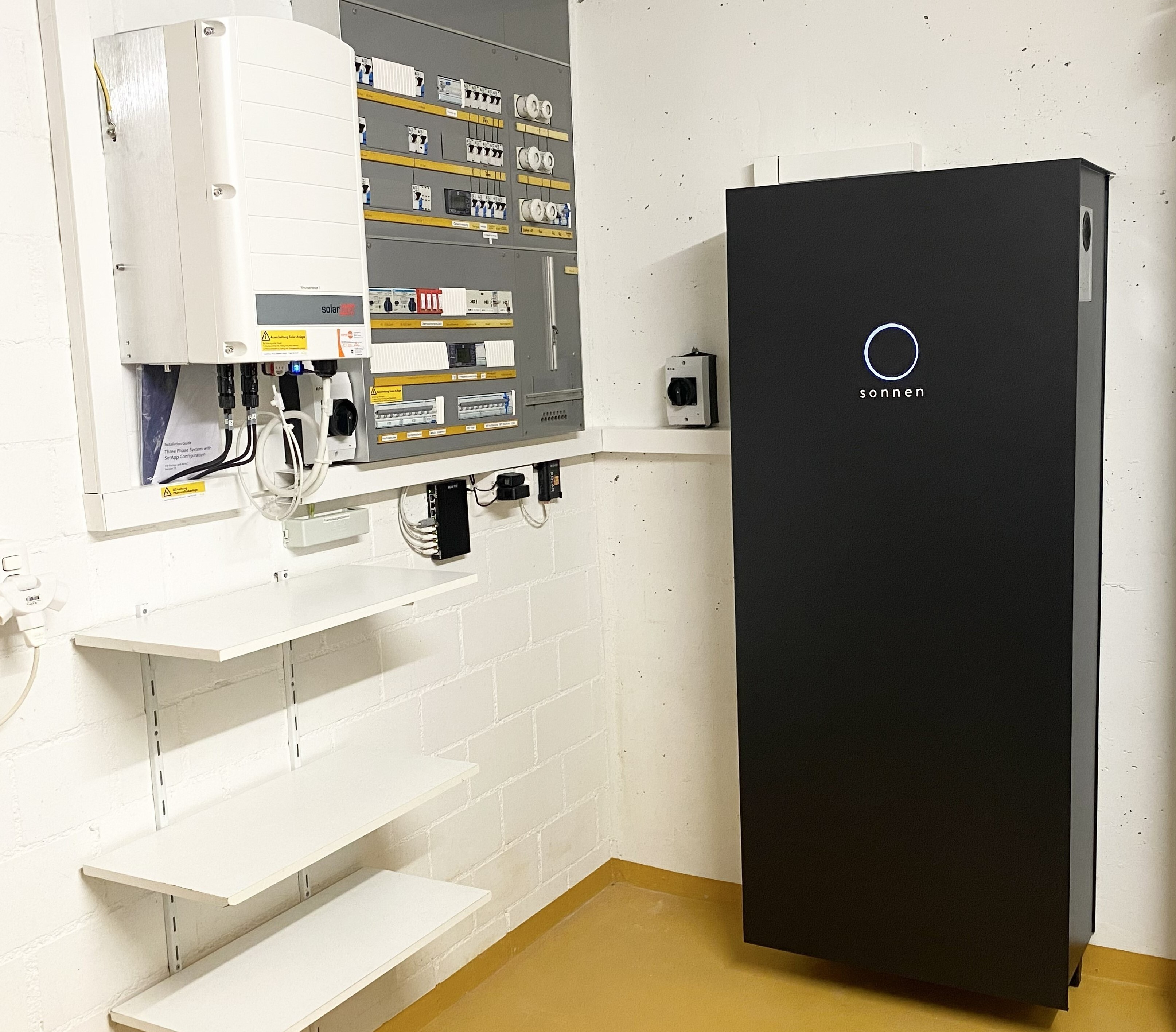 Wechselrichter und Batteriespeicher für die neue PV Anlage