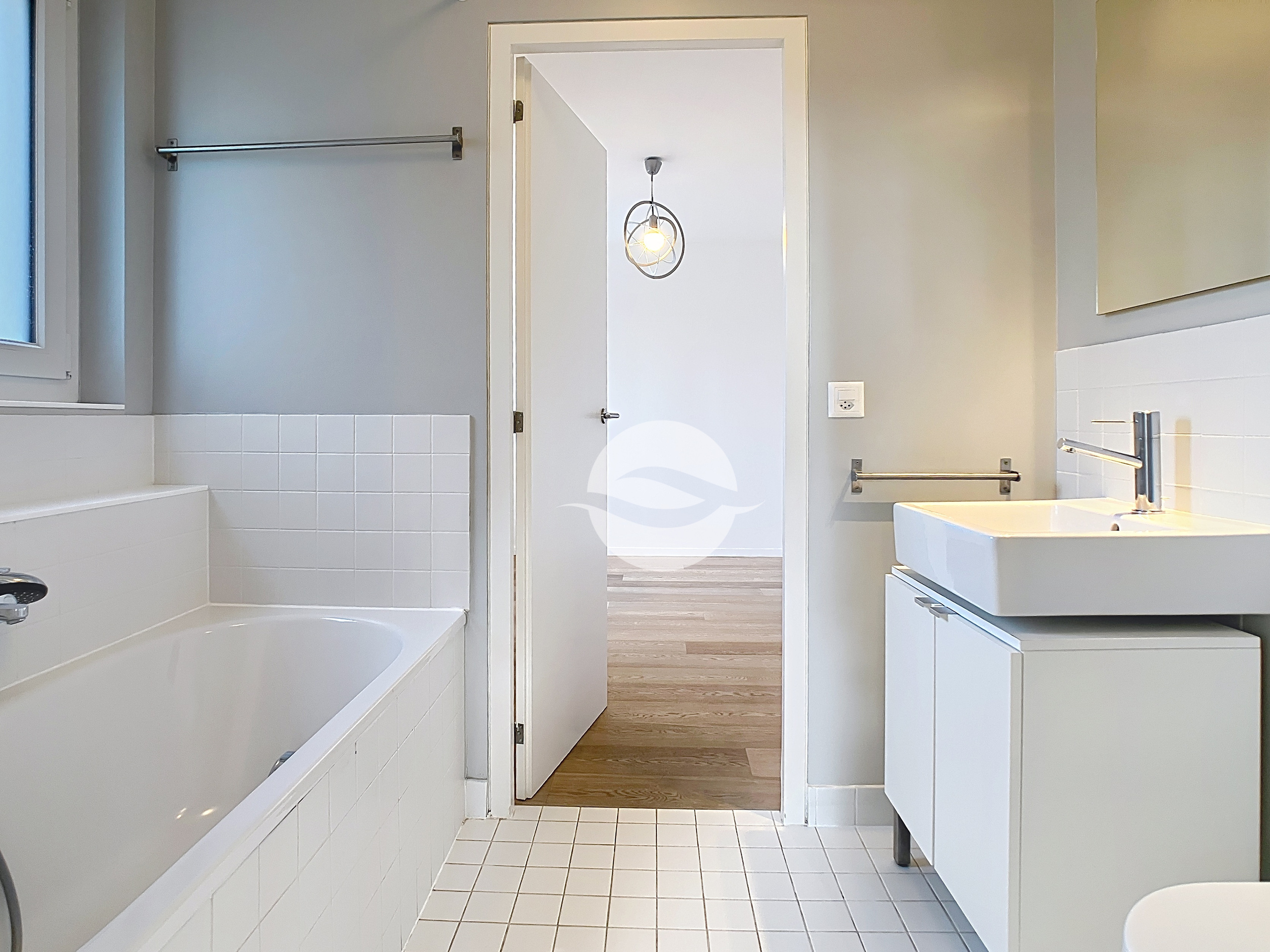 1er : Salle de bains communes pour les 2 chambres enfants