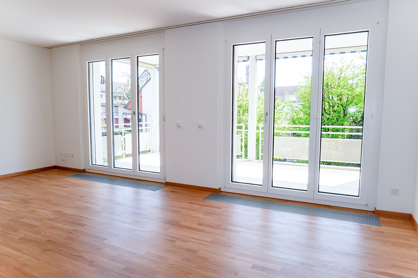 Blick von der Küche in den Wohn-/Essbereich Blick von der Küche in den Wohn-/Essbereich