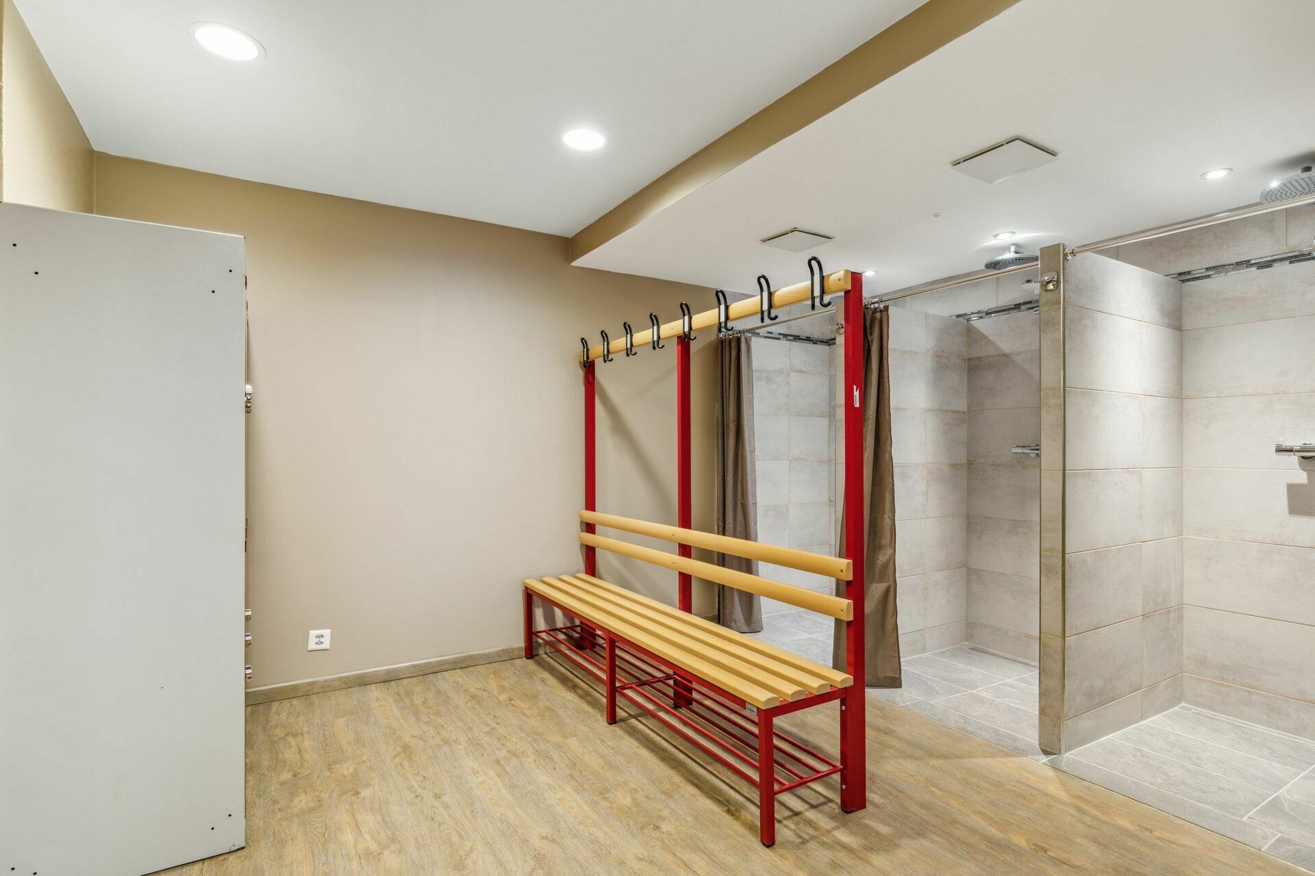 Vestiaire homme du rez-de-chaussée