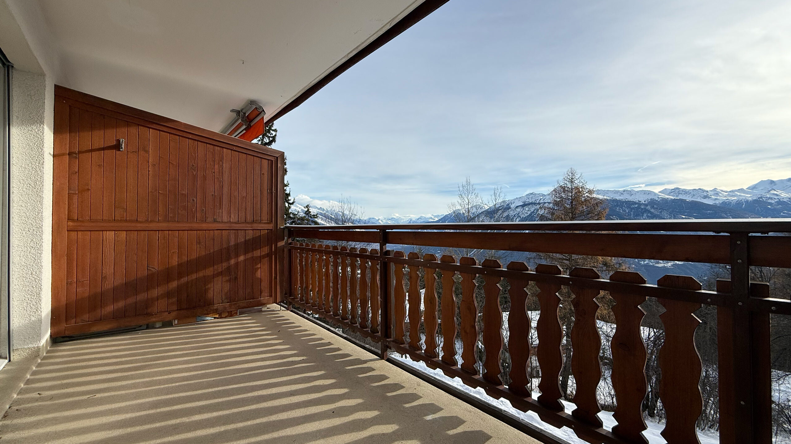 Ampio balcone per godere del sole e del panorama