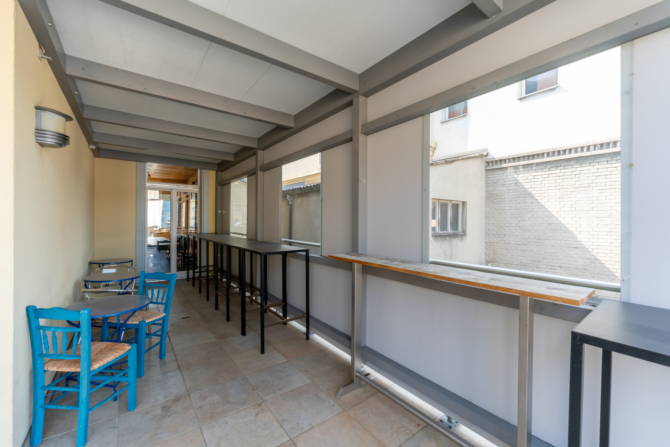 Zugang Terrasse von der Bar / Erdgeschoss