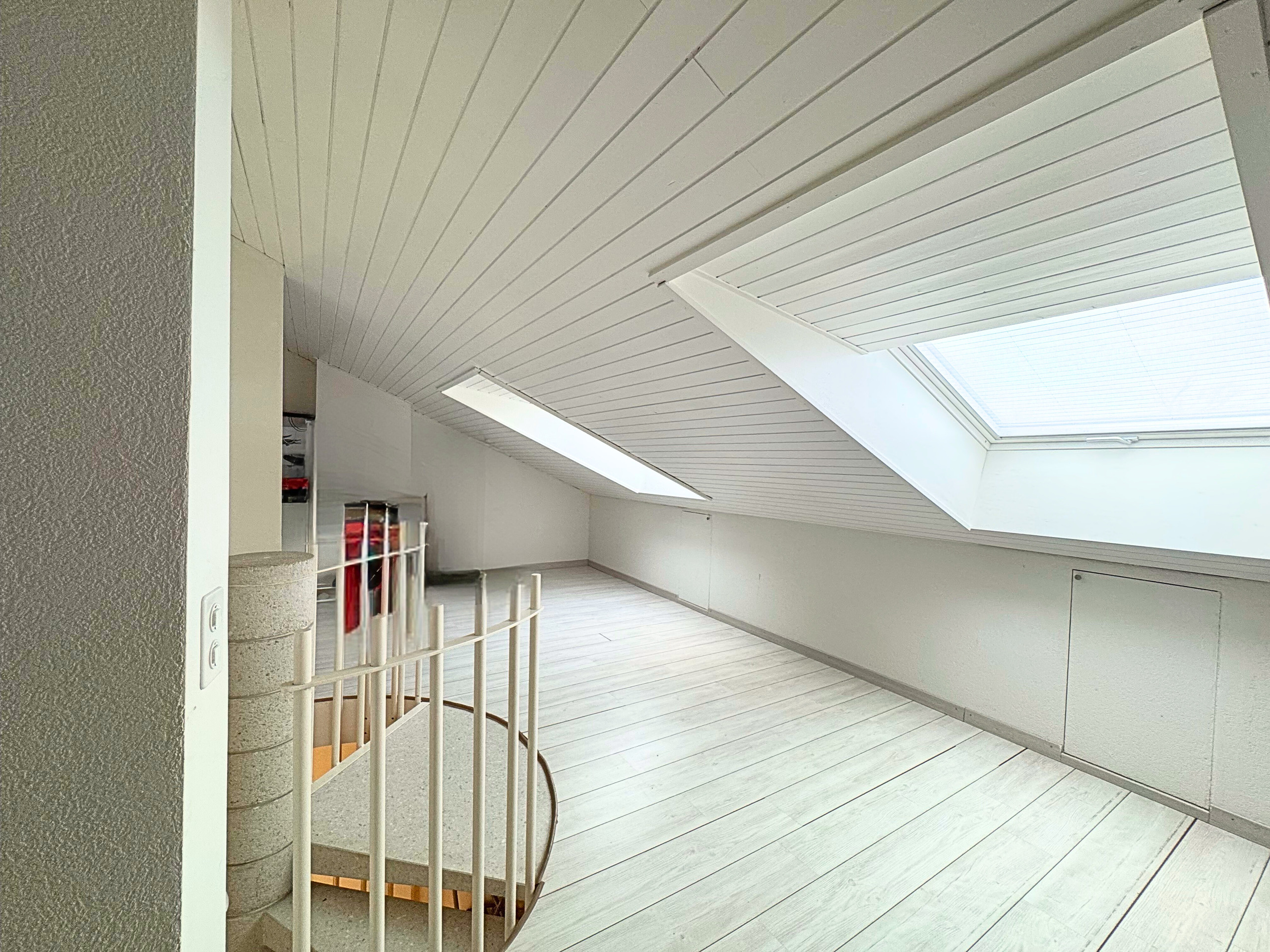 Interior view 6