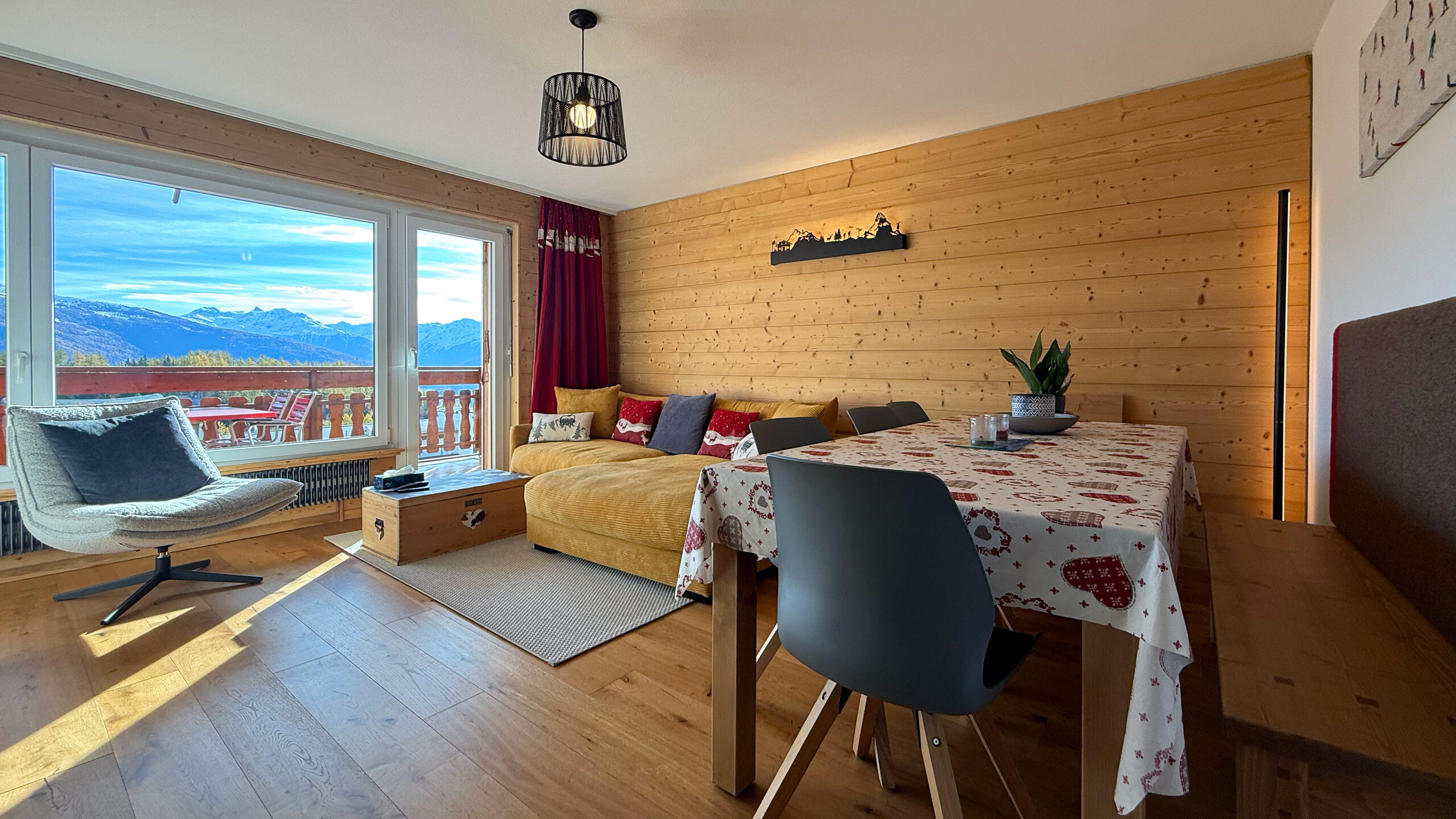 Stay with panoramic view of the Alps