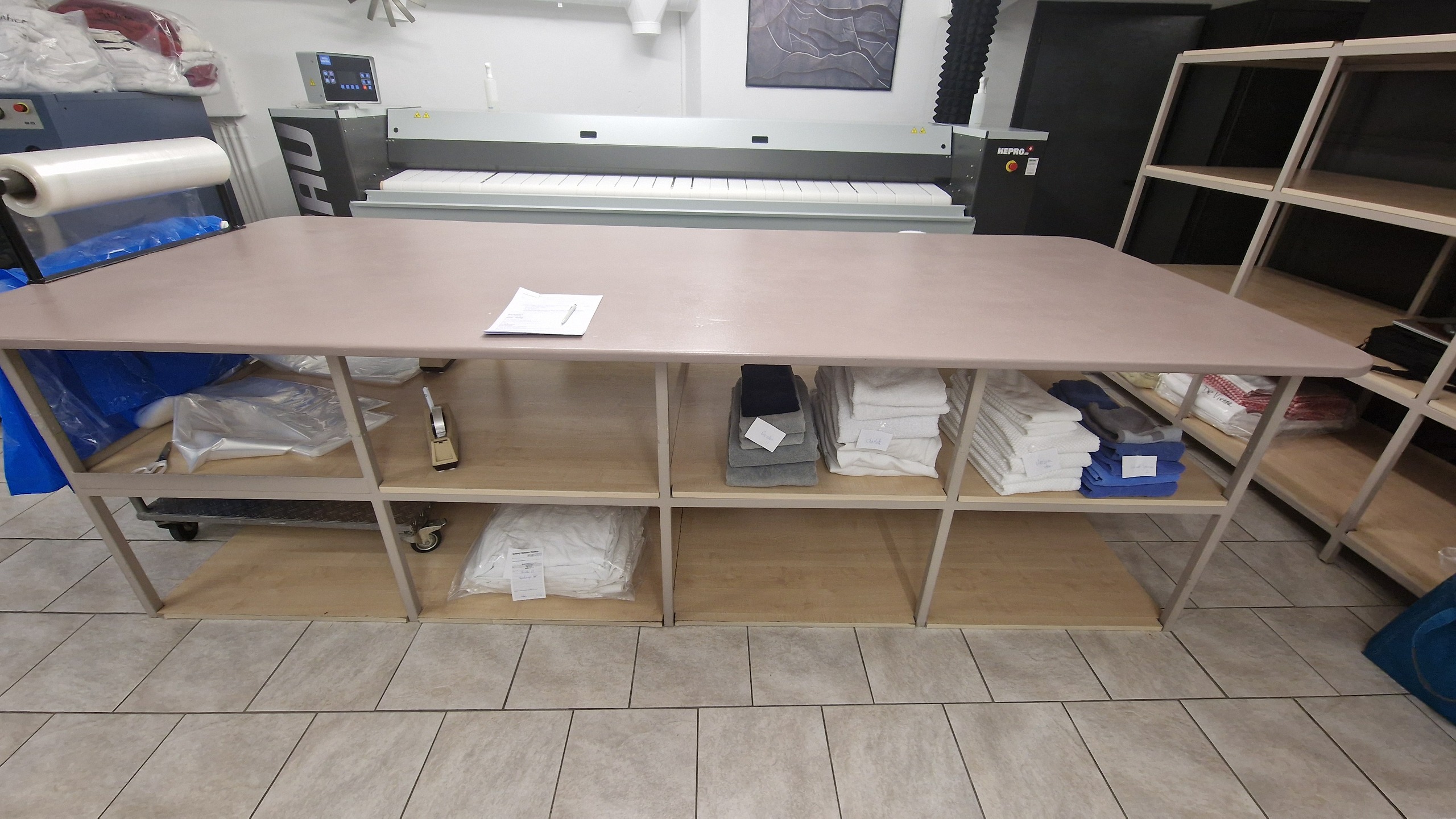 TABLE DE TRAVAIL