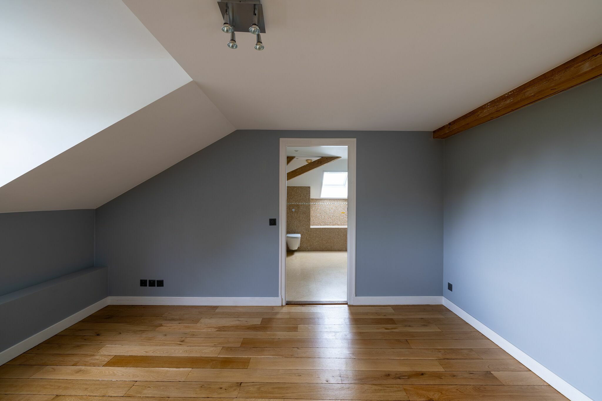 Interior view 9