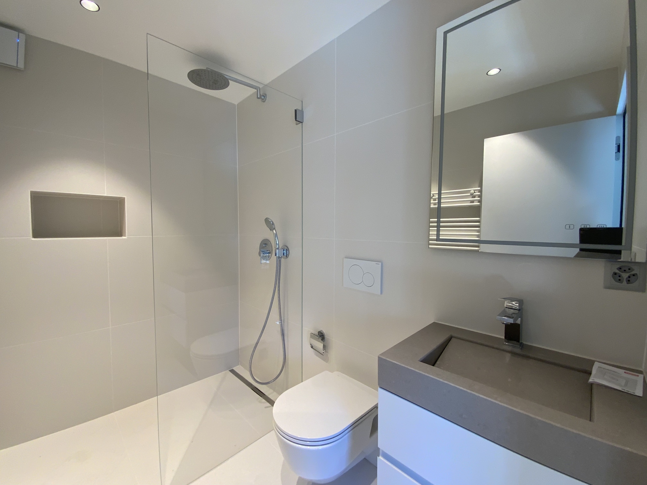 Salle de douche 1er étage Salle de douche 1er étage