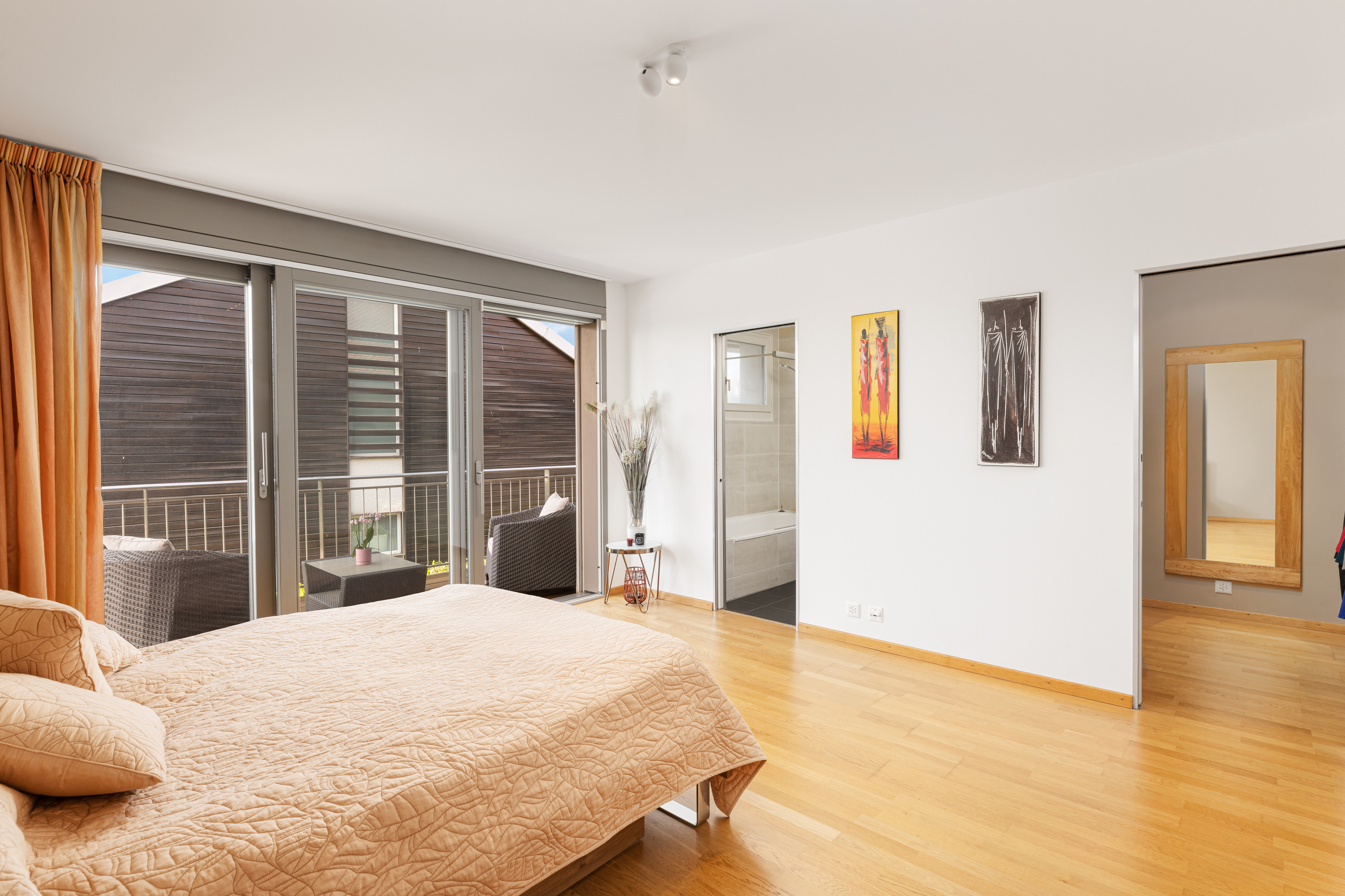 Master avec dressing, salle de bain et terrasse Master avec dressing, salle de bain et terrasse