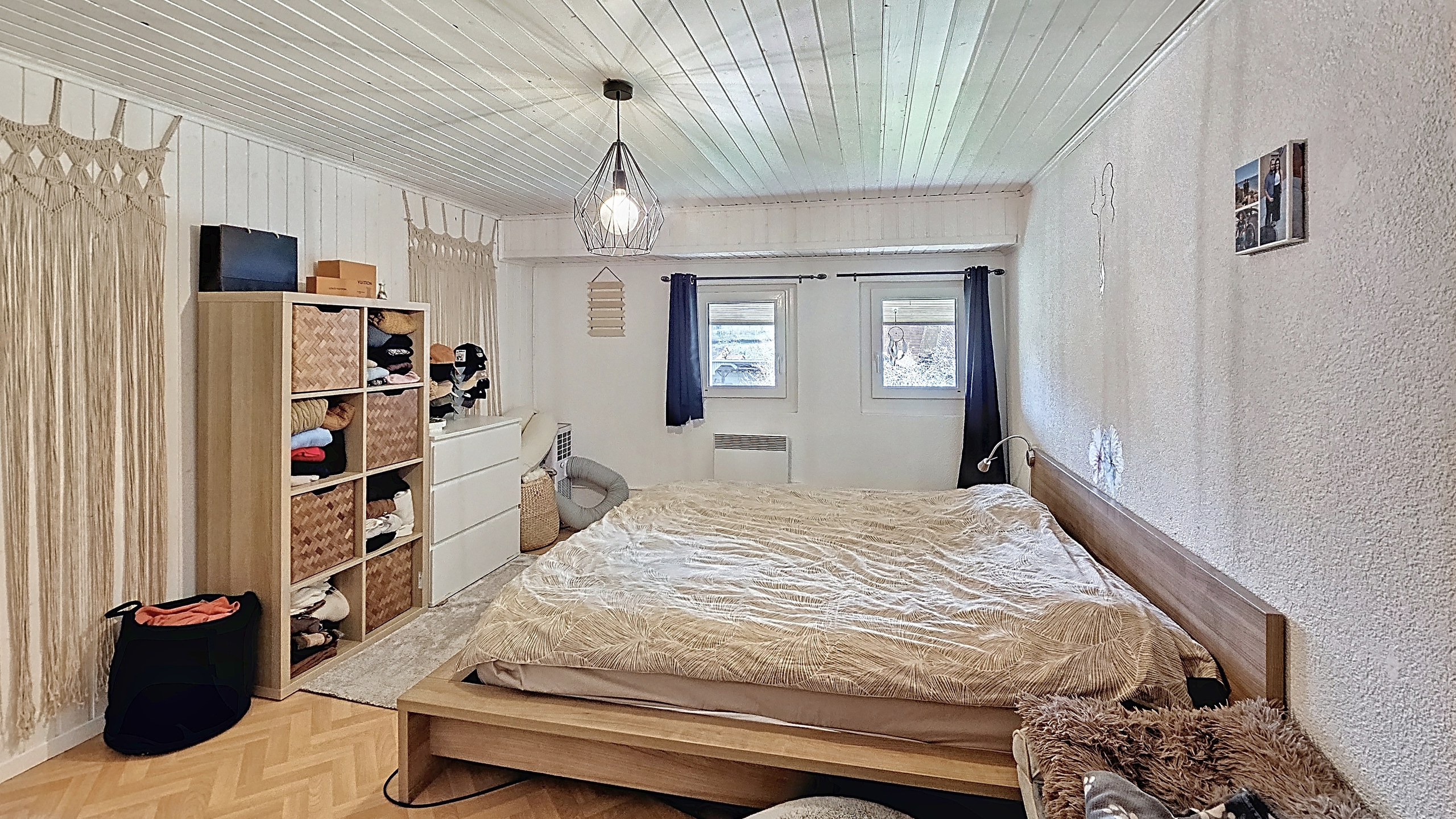 Appartement est - Chambre 1 Appartement est - Chambre 1