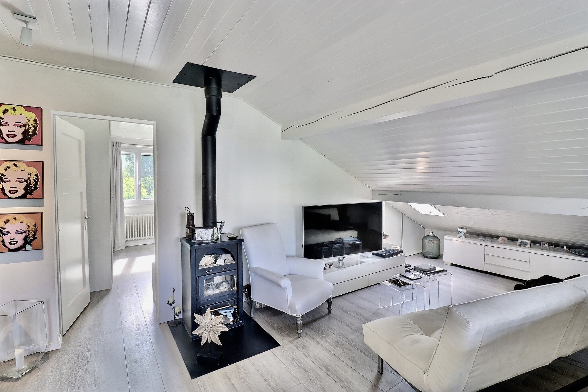 Interior view 7