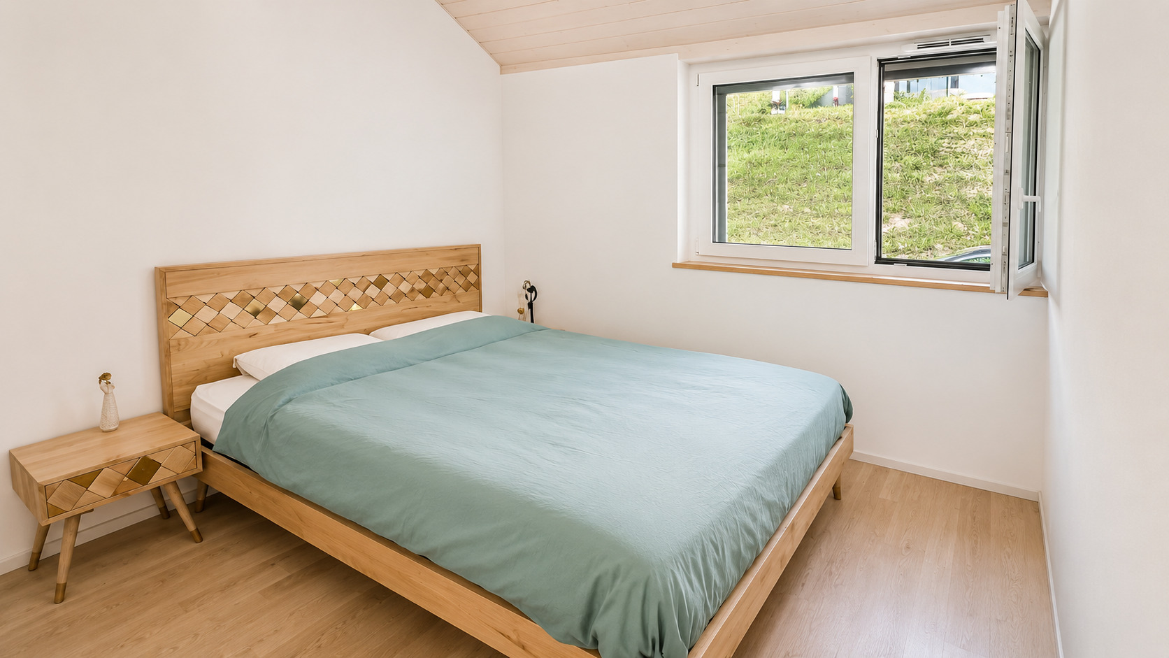 Interior view 6