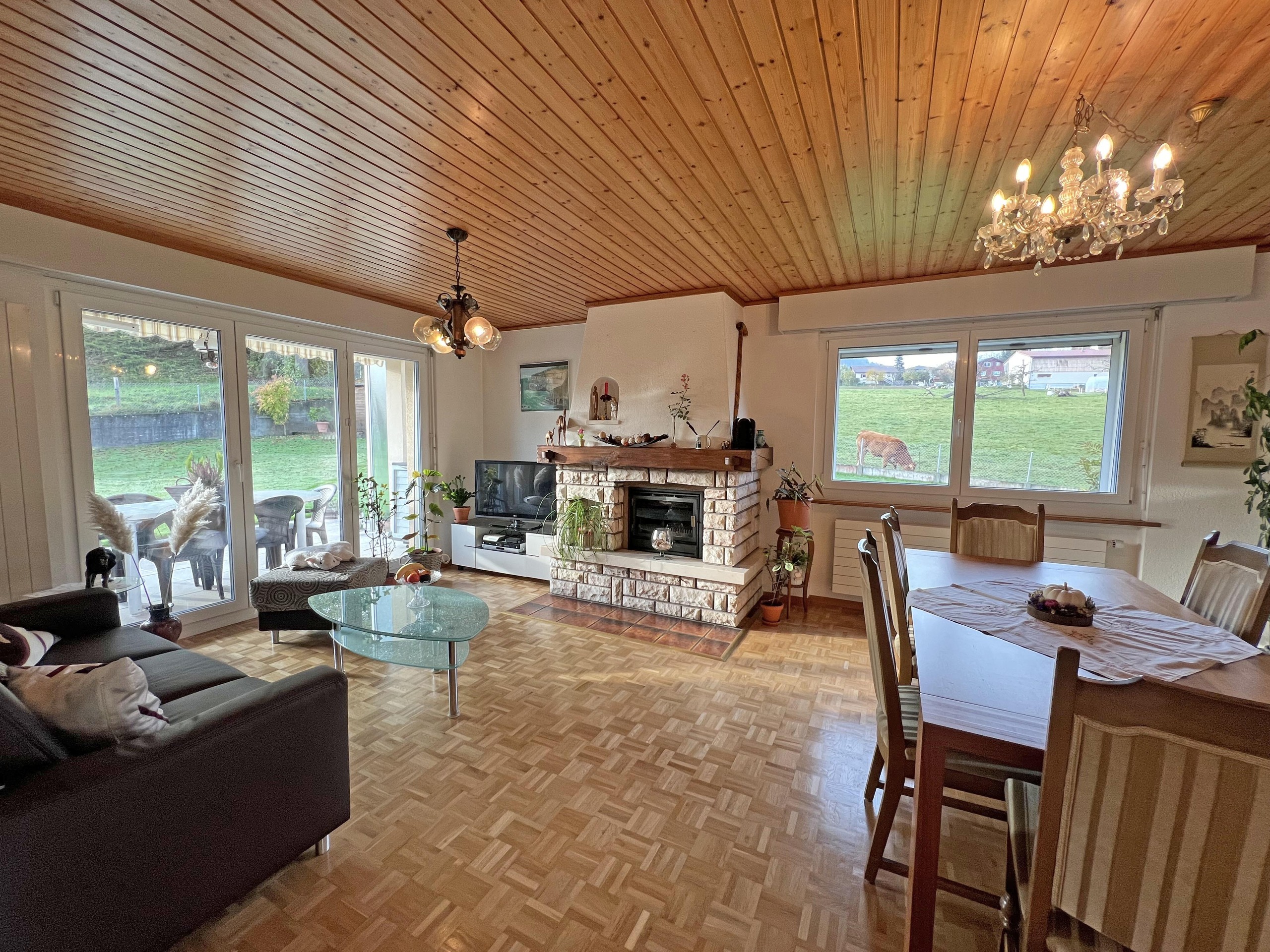 Séjour/salle à manger donnant accès à la terrasse SUD - Rez supérieur