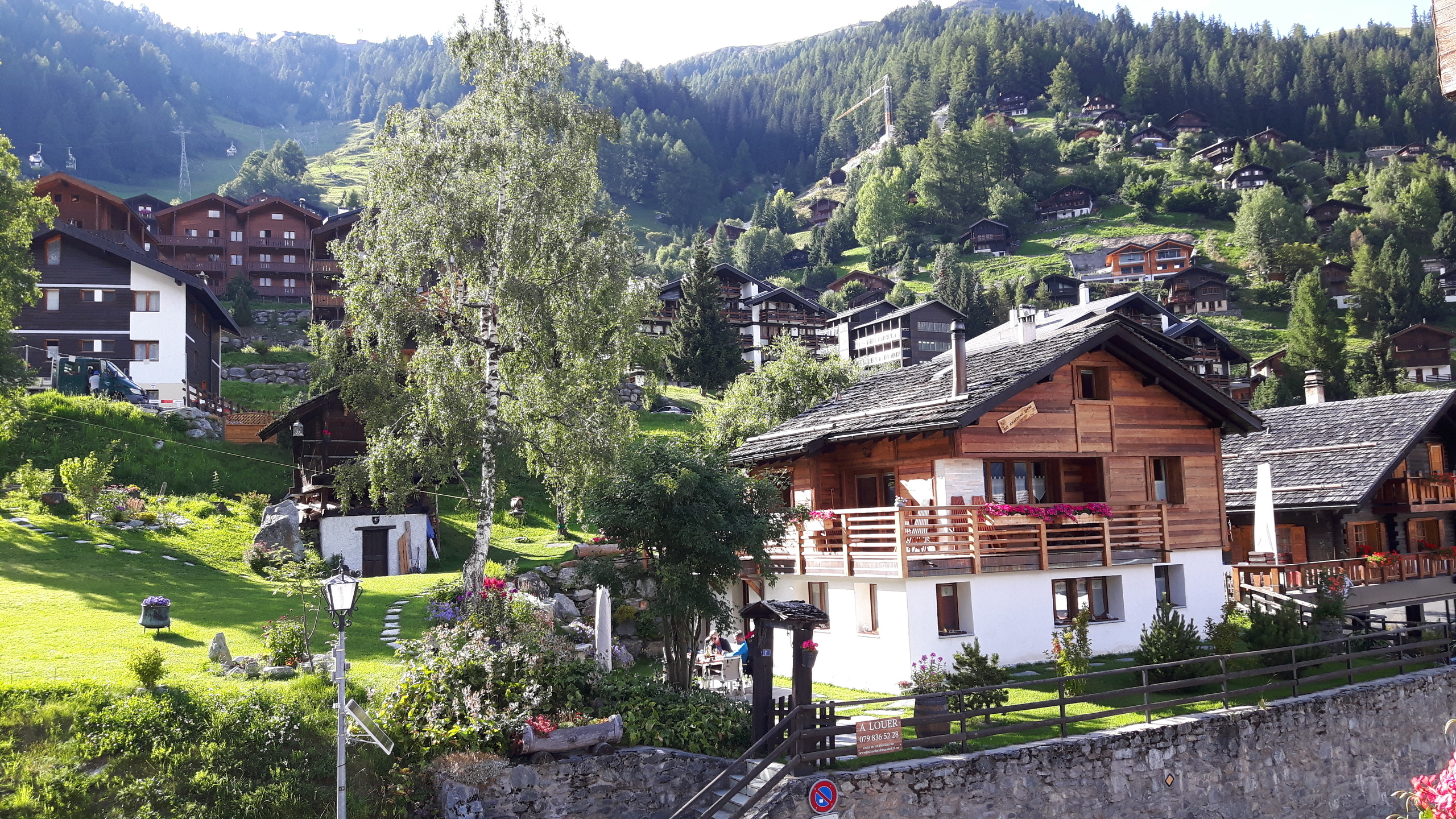 Vue du balcon côté ouest Vue du balcon côté ouest