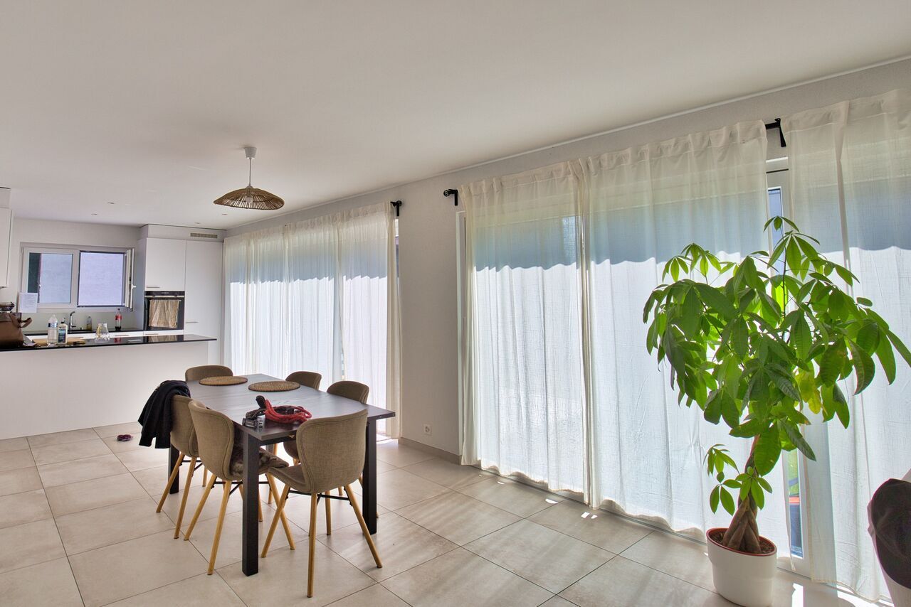 Interior view 2