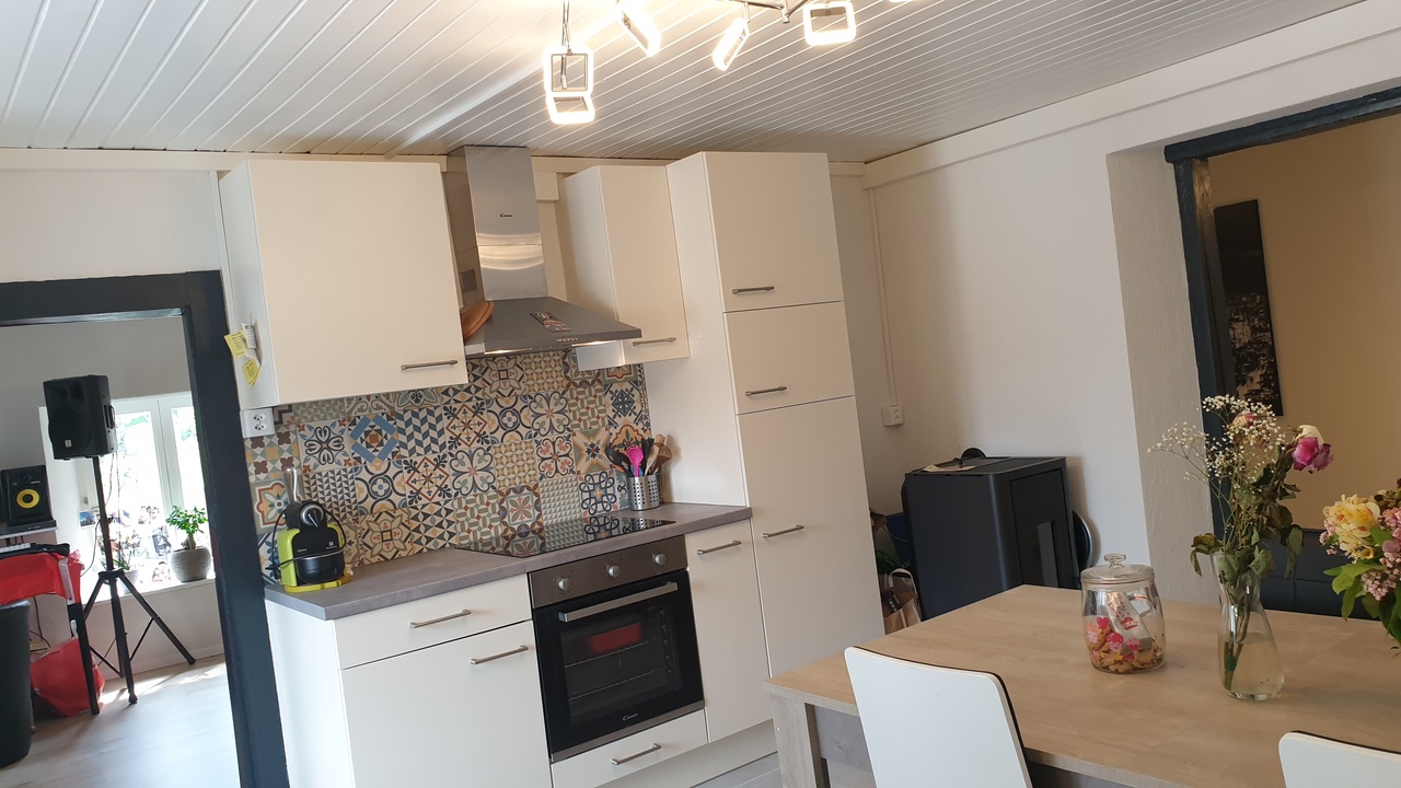 1er étage - Appartement 4.5 pièces, cuisine agencée et habitable