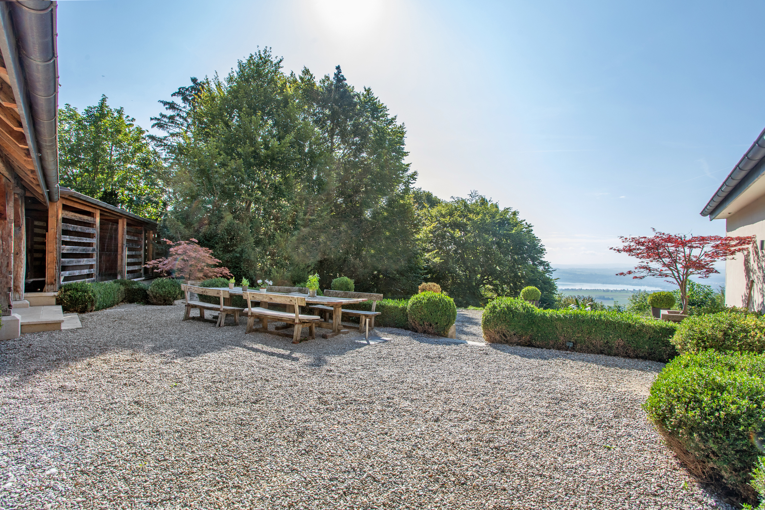 Terrasse avec vue sur le lac Terrasse avec vue sur le lac