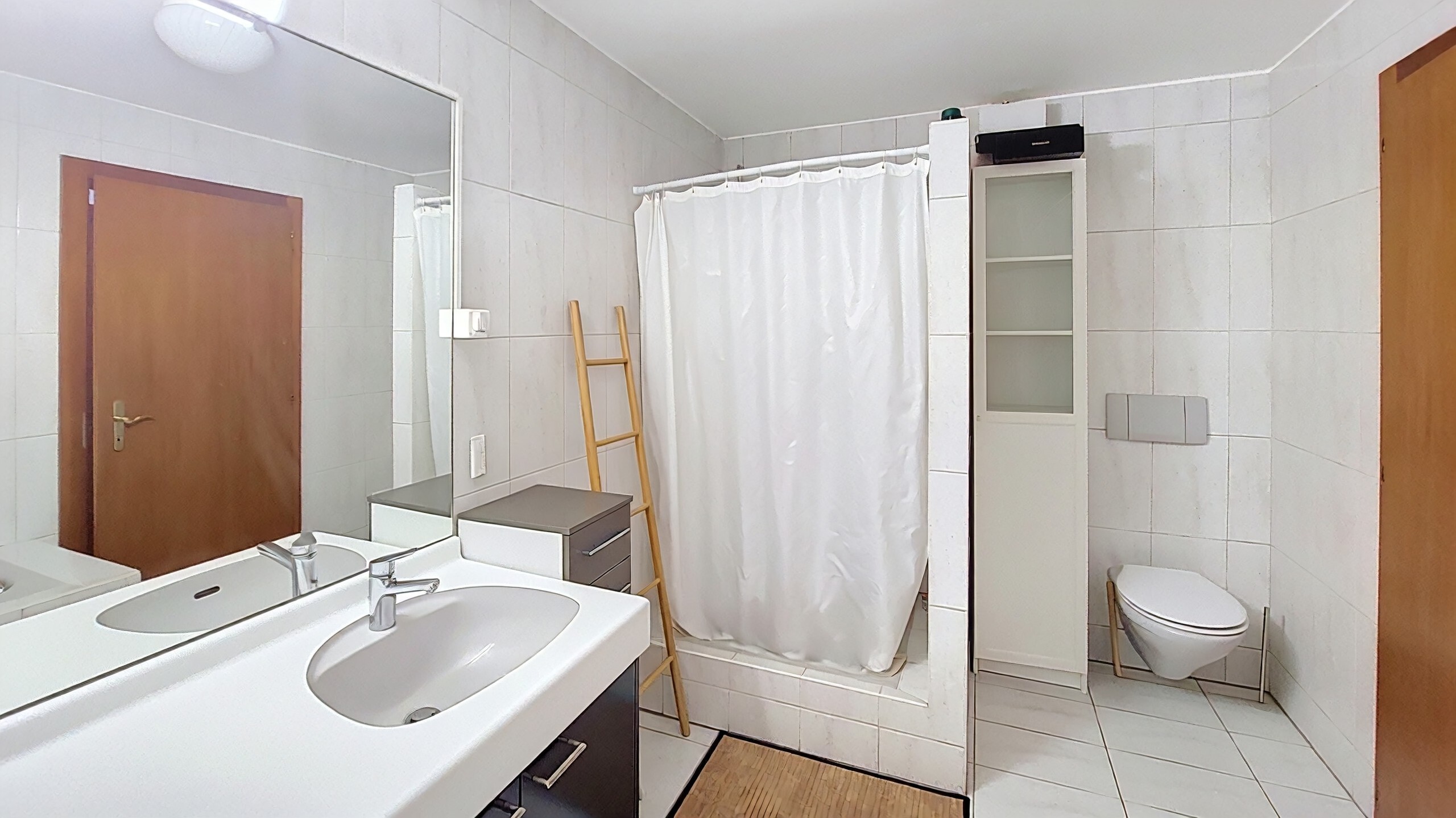 Interior view 8