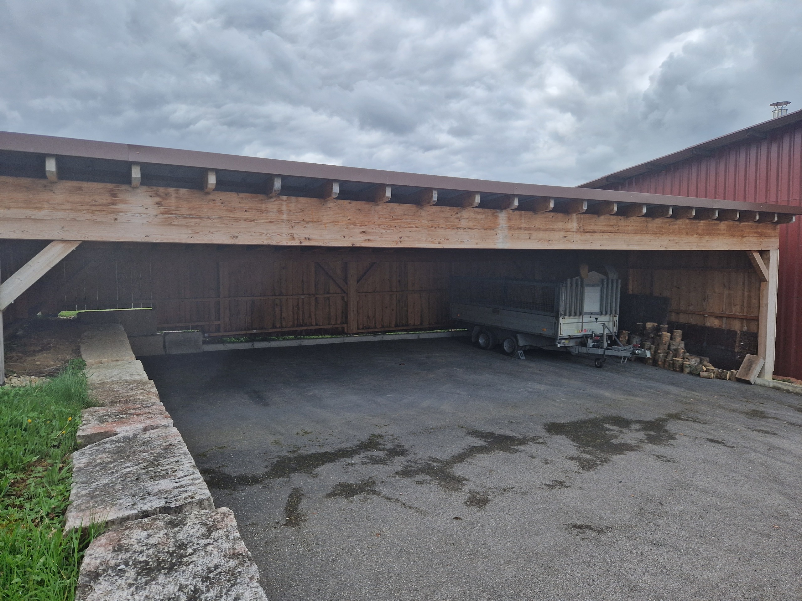 couvert pour 4 voitures