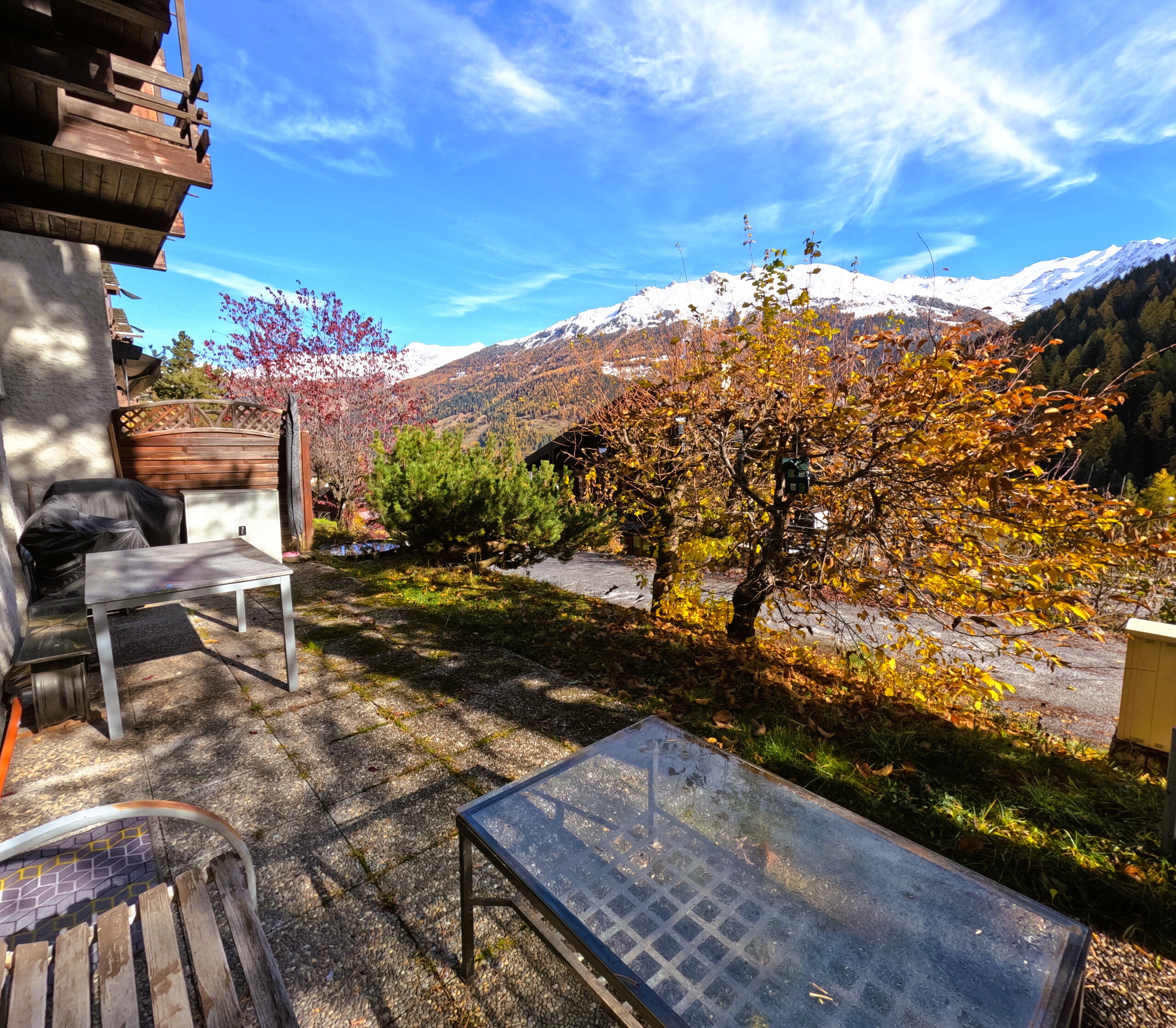 Vue dégagée de la terrasse 