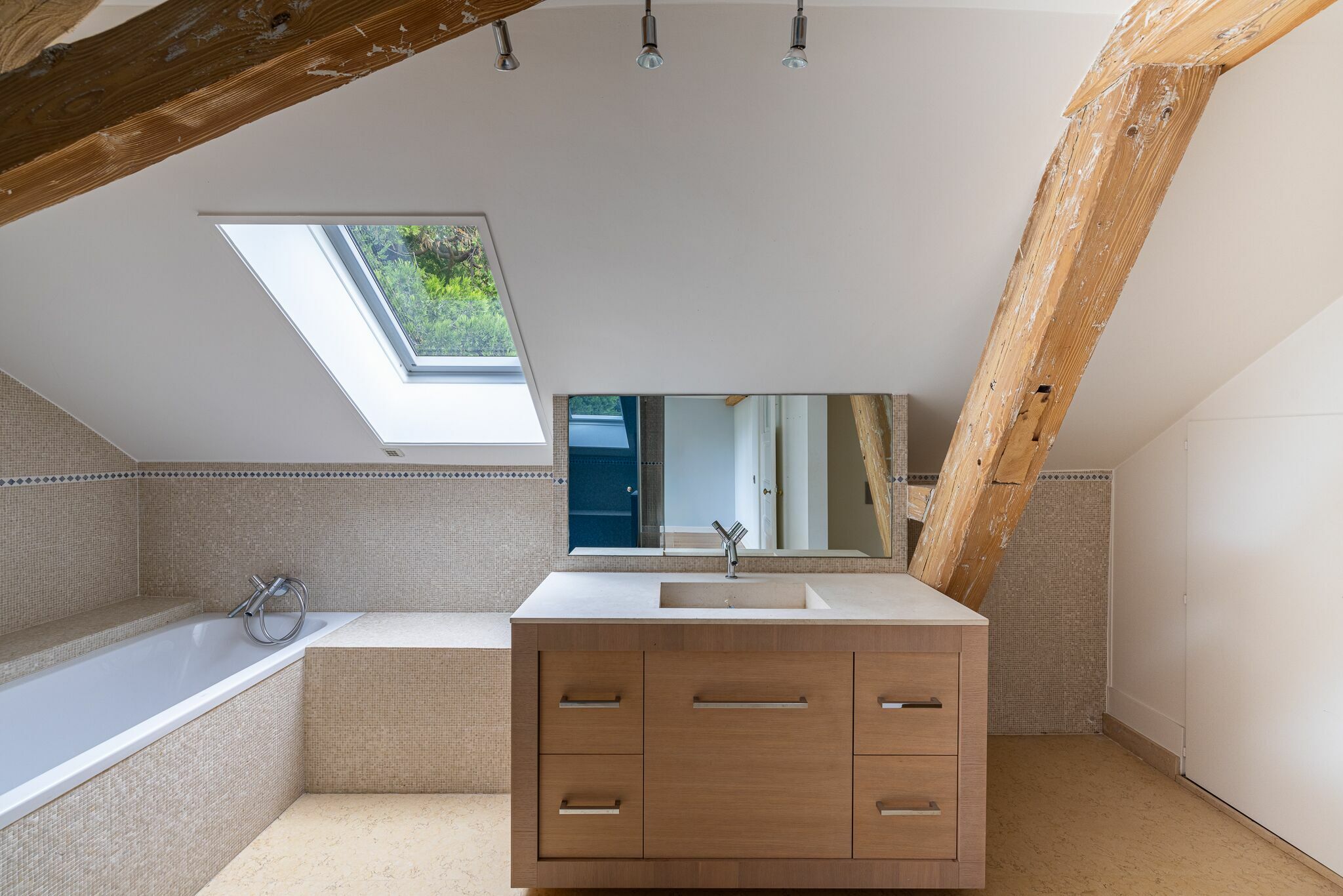 Interior view 14