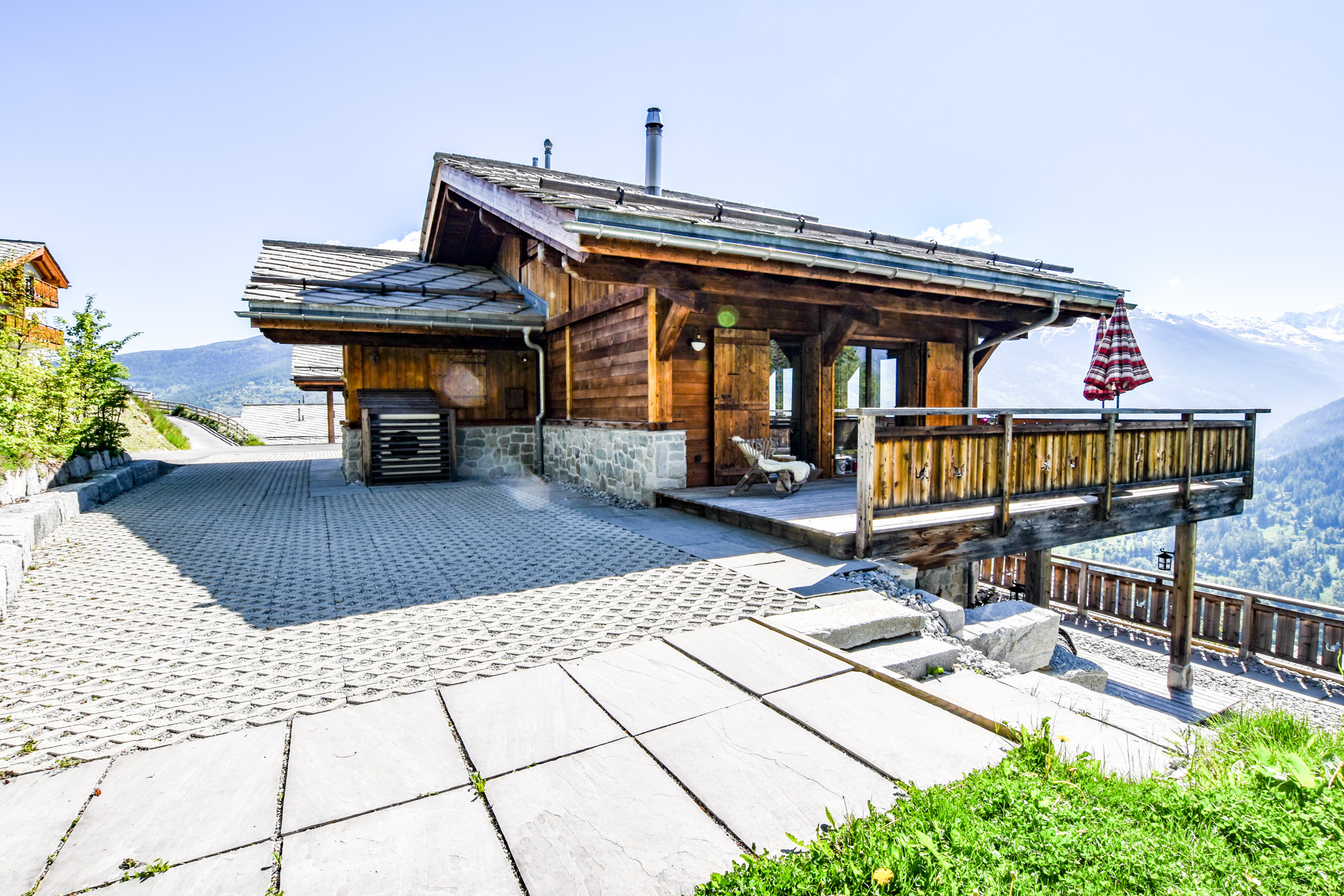 Exterior view 9