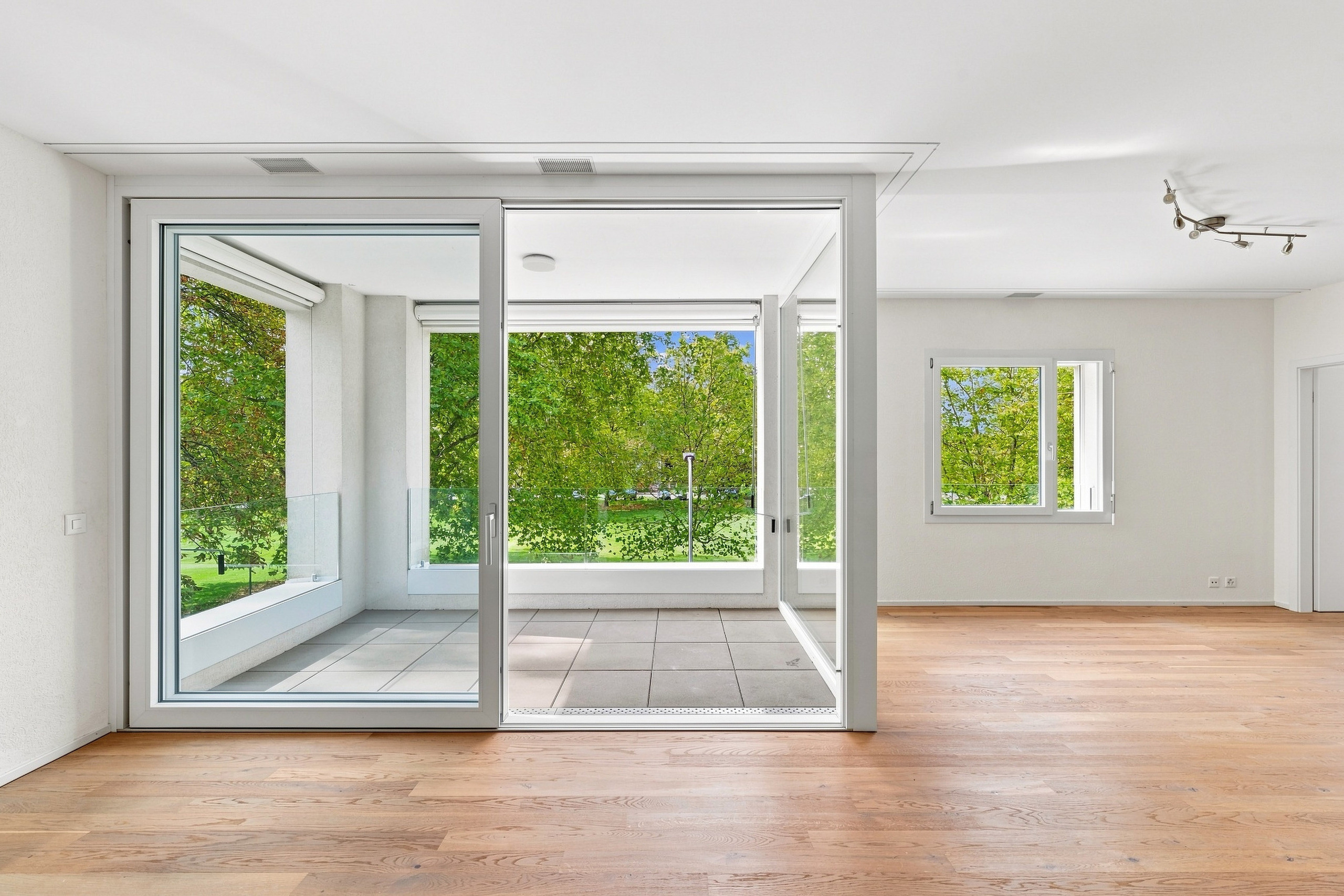 Interior view 4