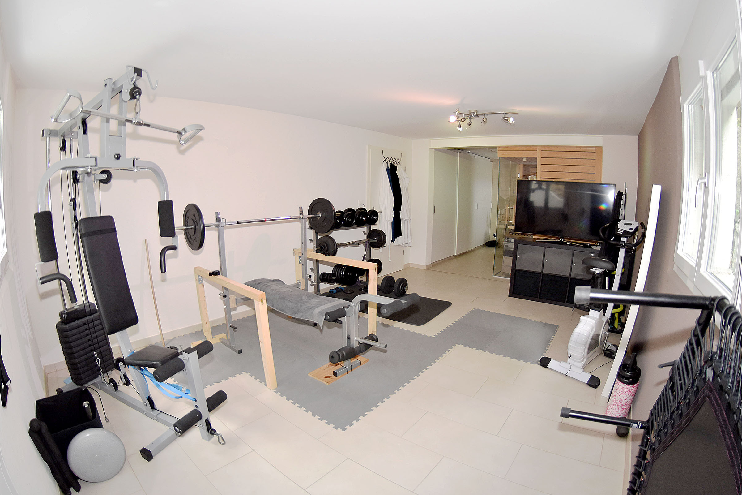 Wellness-/Fitnessbereich im UG