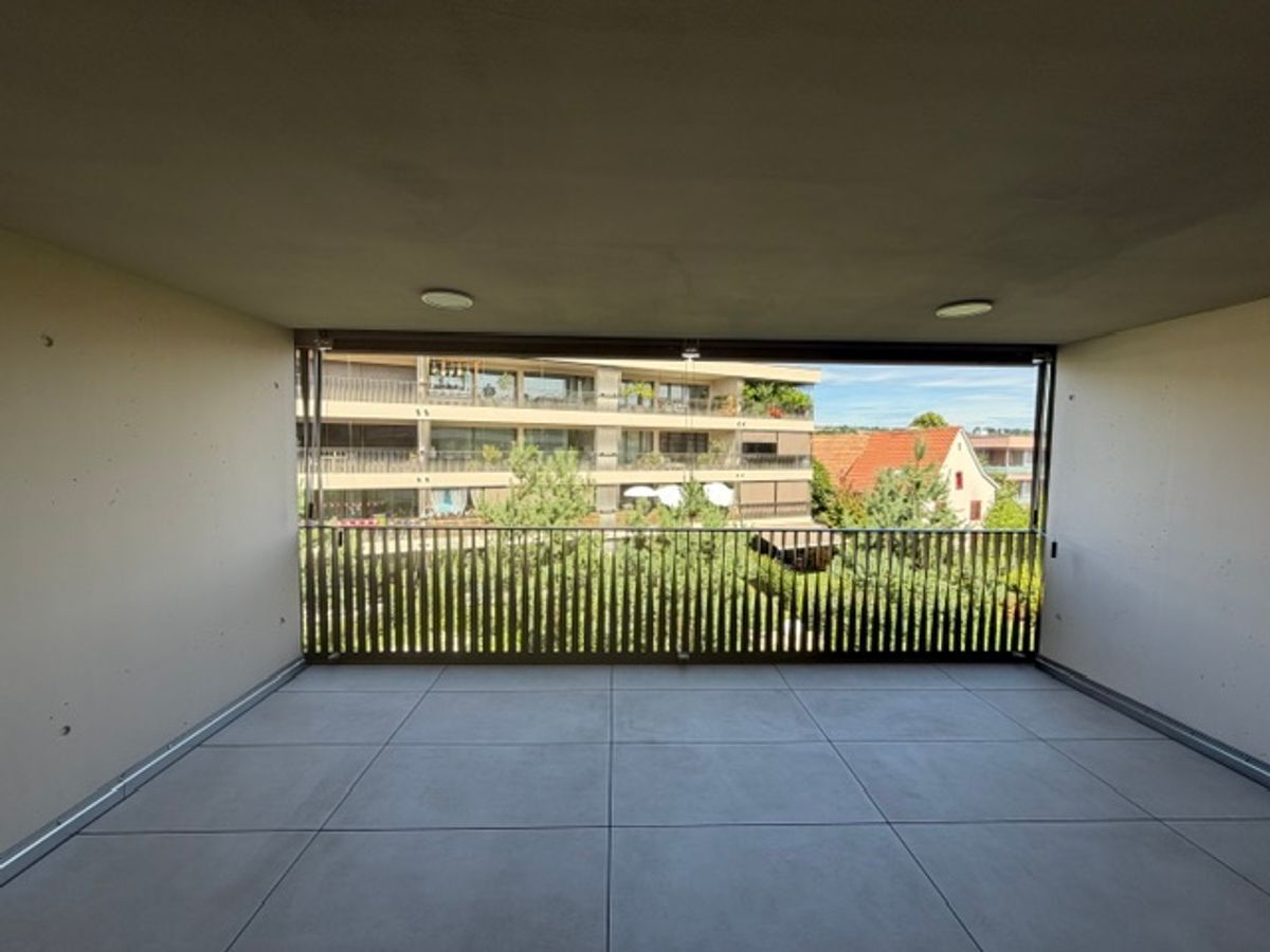 Blick auf Umgebung vom Balkon. Blick auf Umgebung vom Balkon.