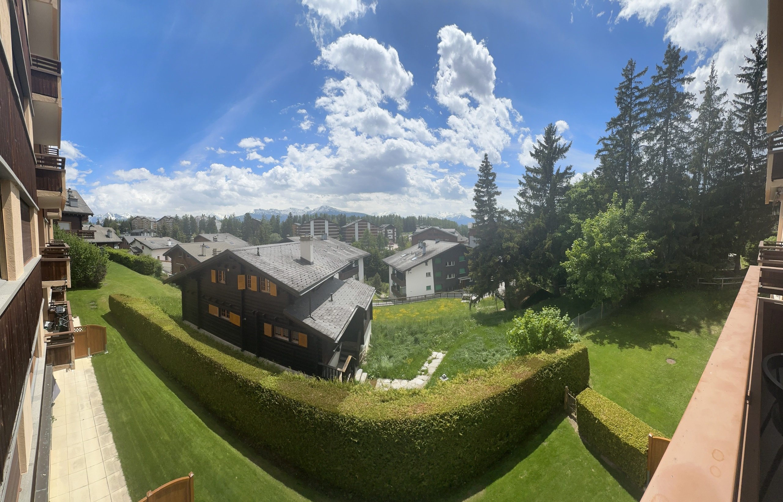 Plein Sud, 3.5 pièces, 1er étage Sud (rez-de-chaussée Nord)