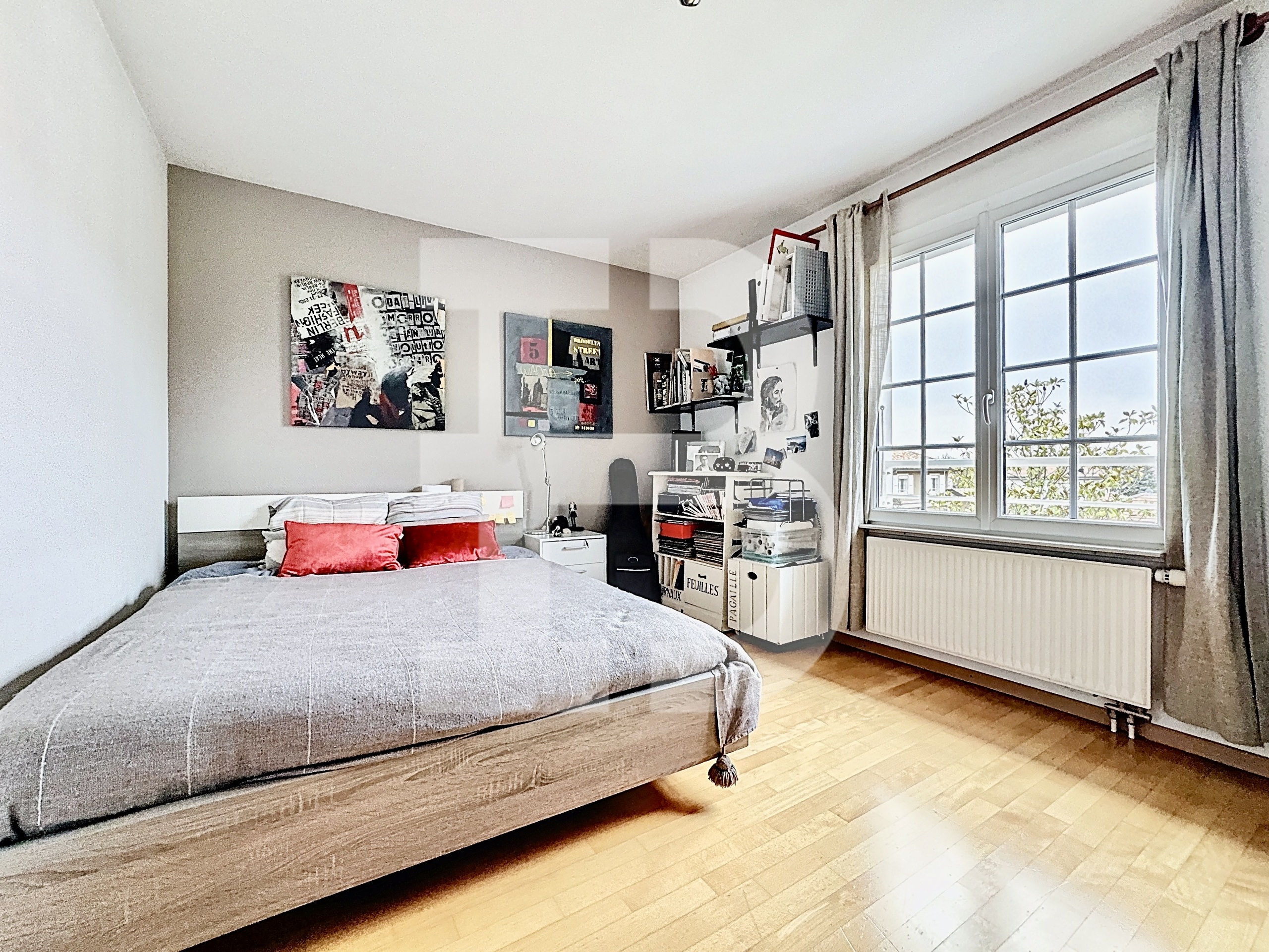 Deux chambres dont une de 14 m2 Deux chambres dont une de 14 m2