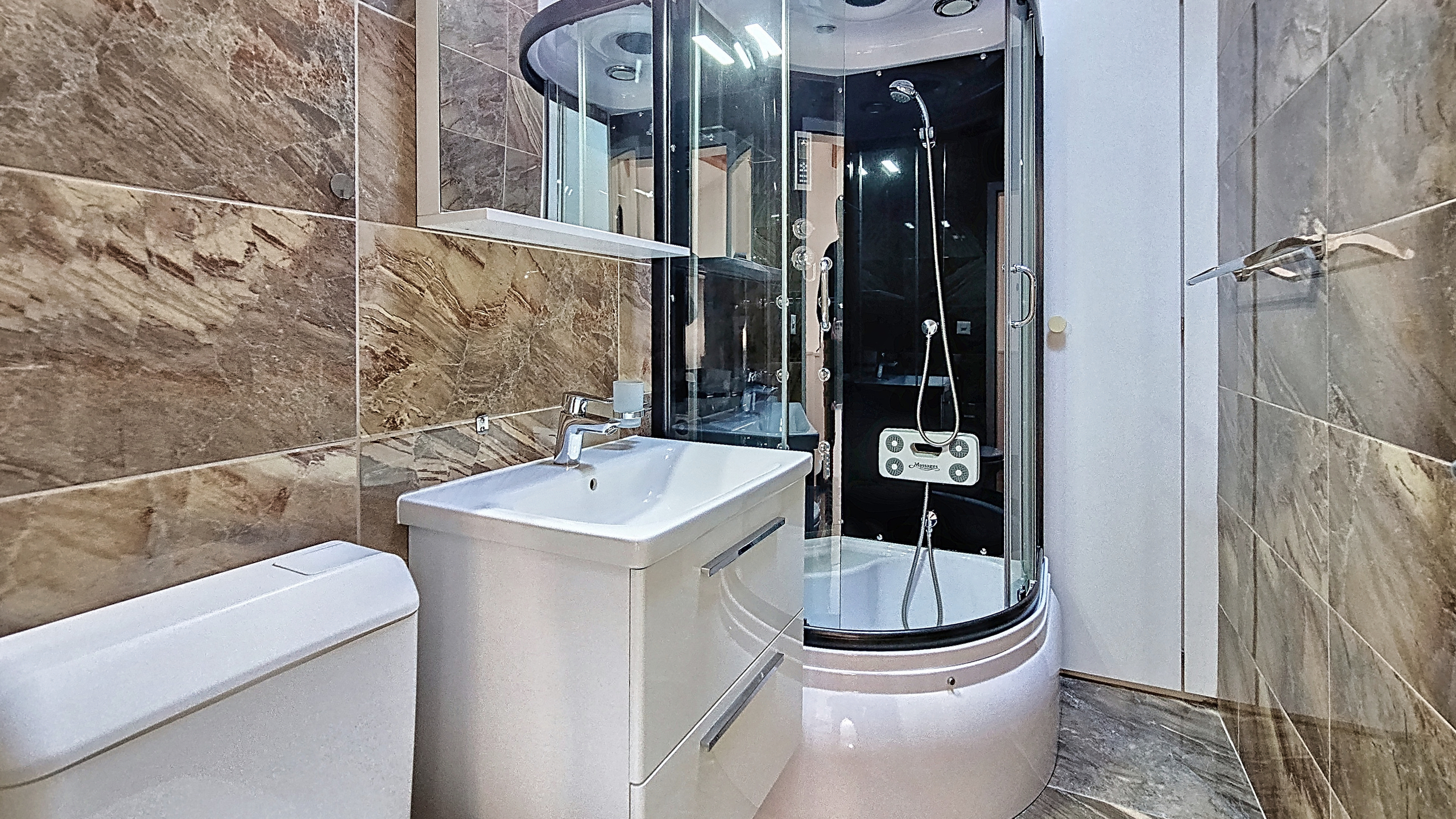 Salle de bain 2- combles Salle de bain 2- combles