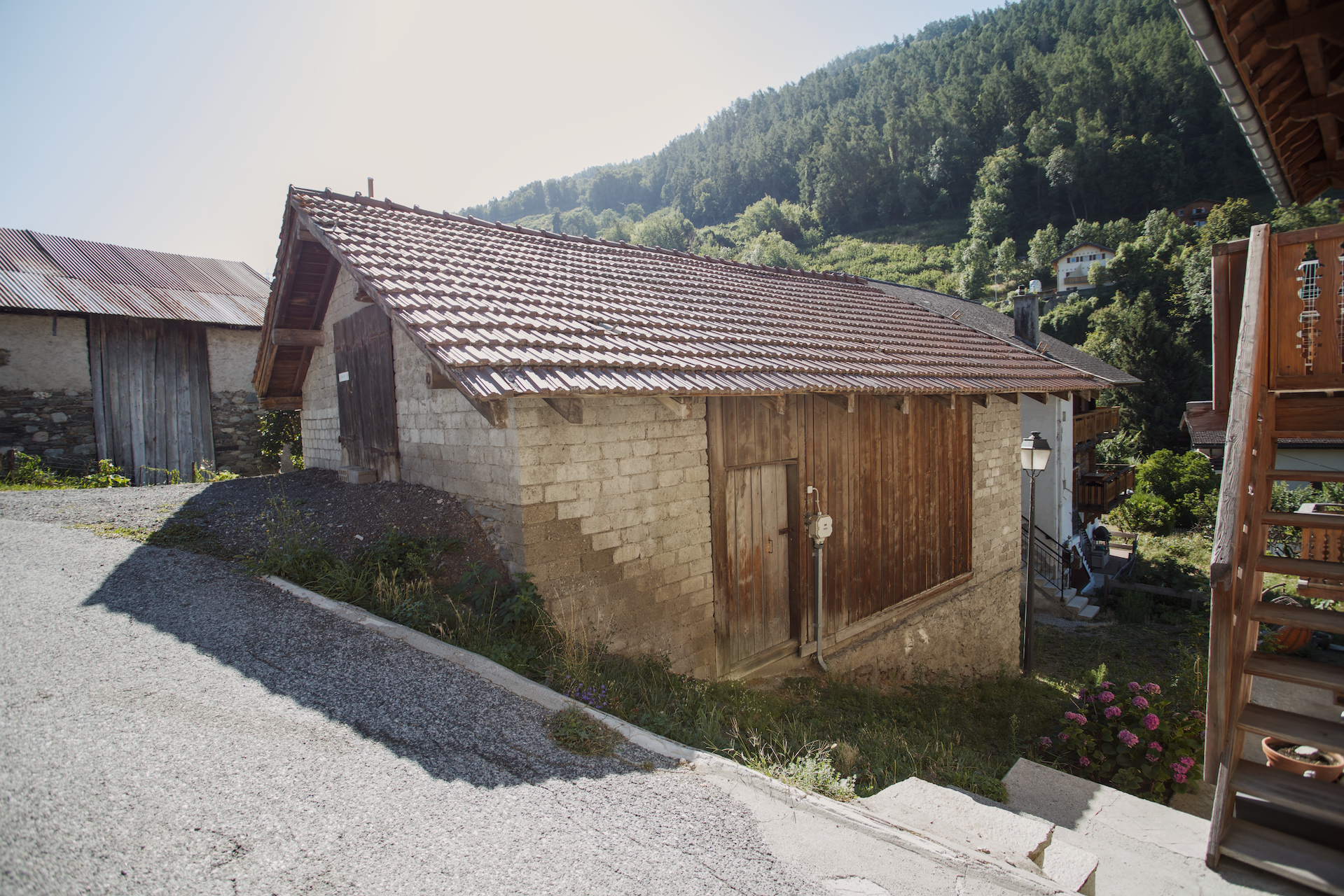 Exterior view 6