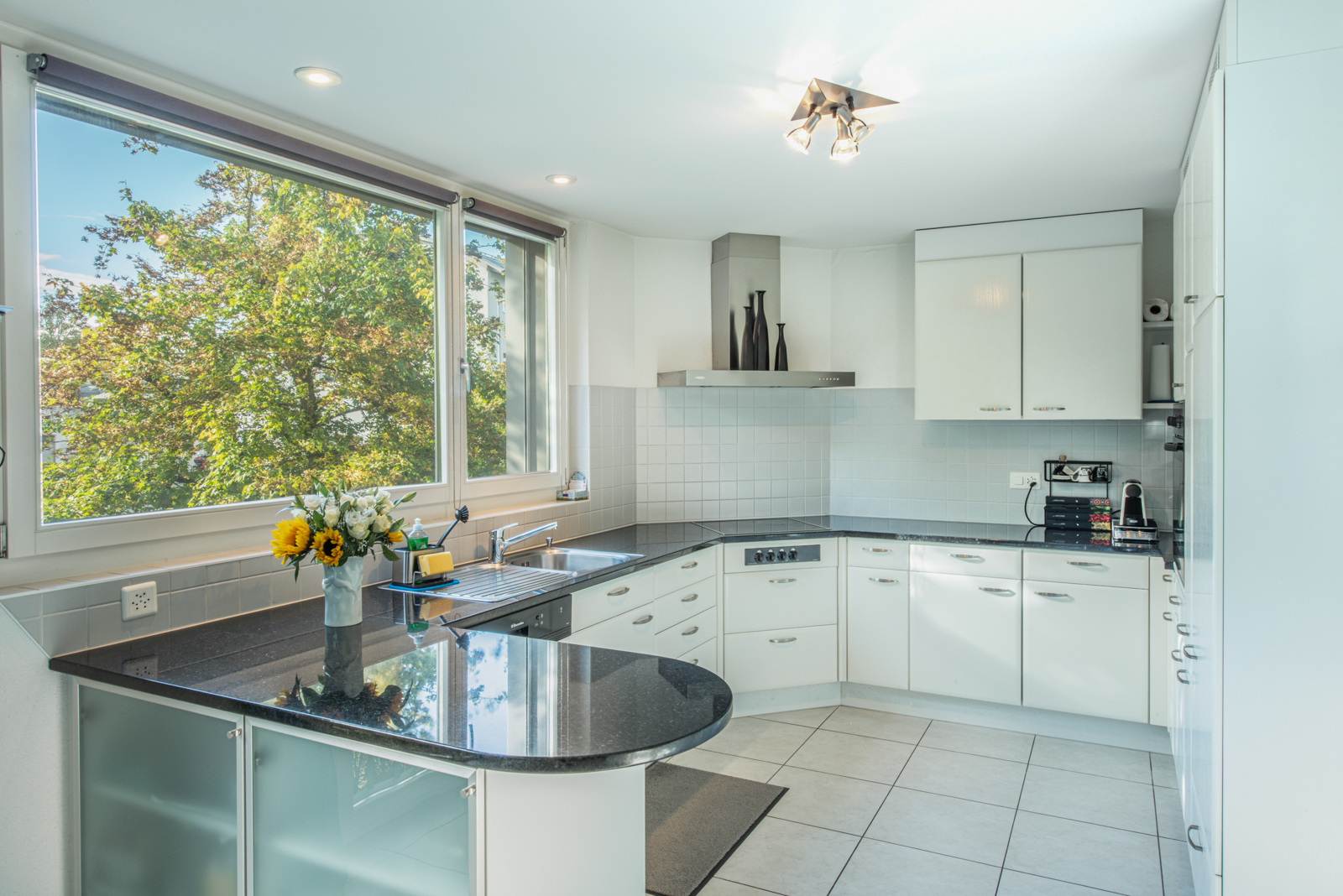 Küche mit Bar 13 m2 Küche mit Bar 13 m2