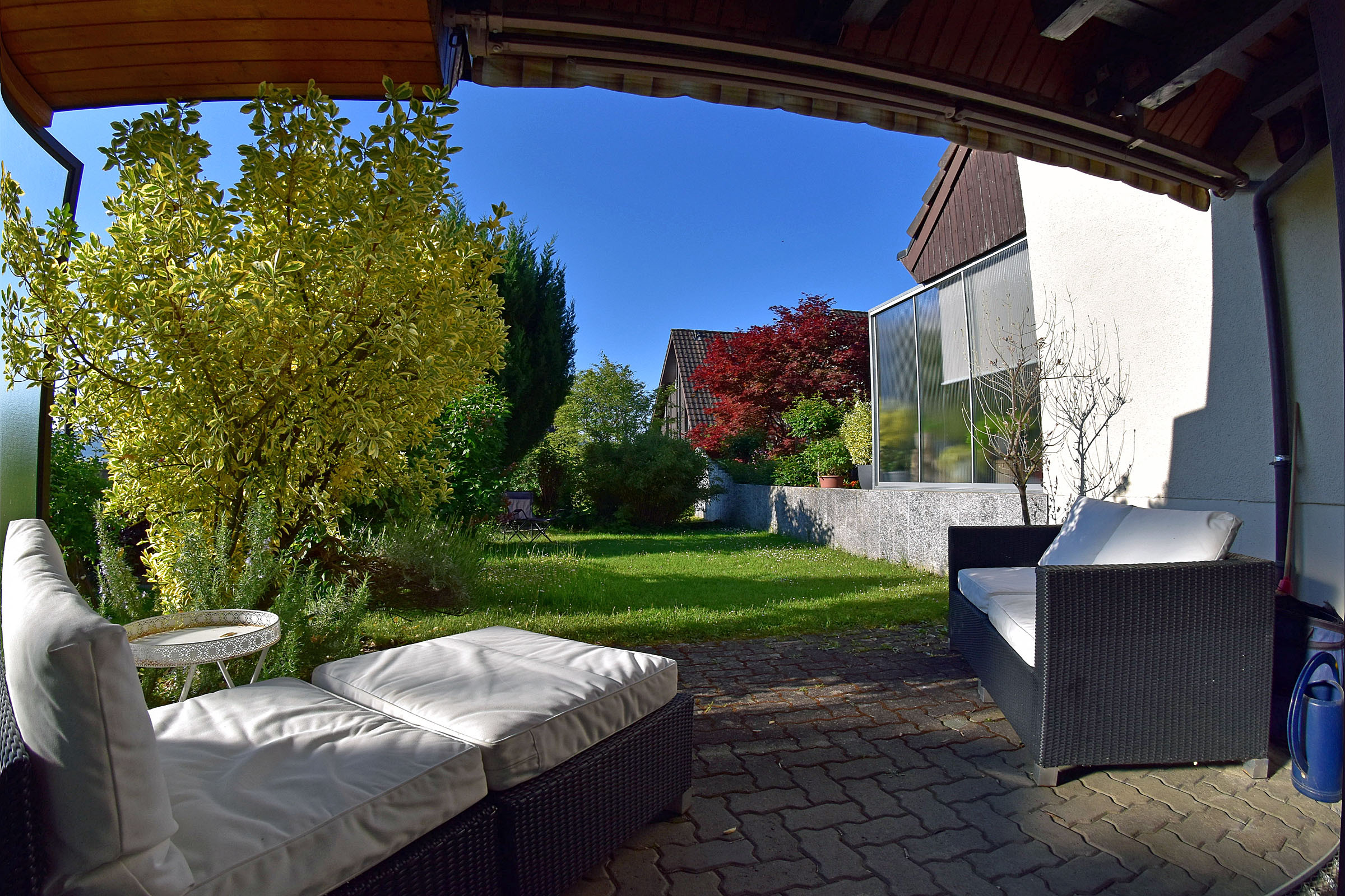 Der südseitige Gartensitzplatz