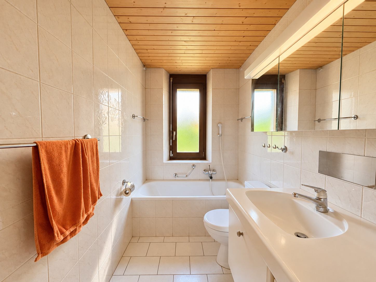 Interior view 8