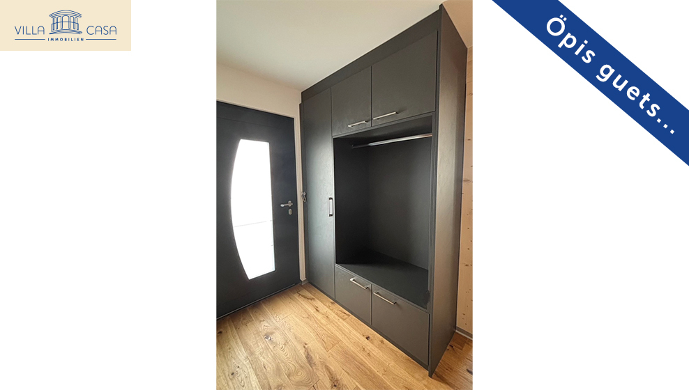 Eingang mit Garderobe Eingang mit Garderobe