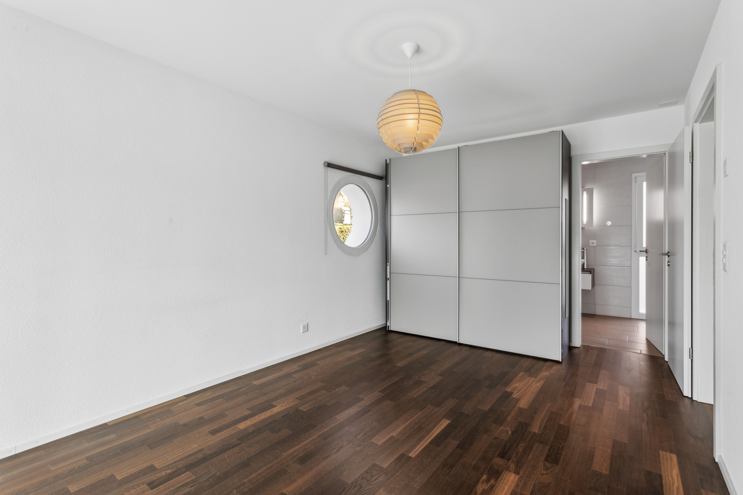 Elternschlafzimmer mit eigenem Bad und Dusche Elternschlafzimmer mit eigenem Bad und Dusche