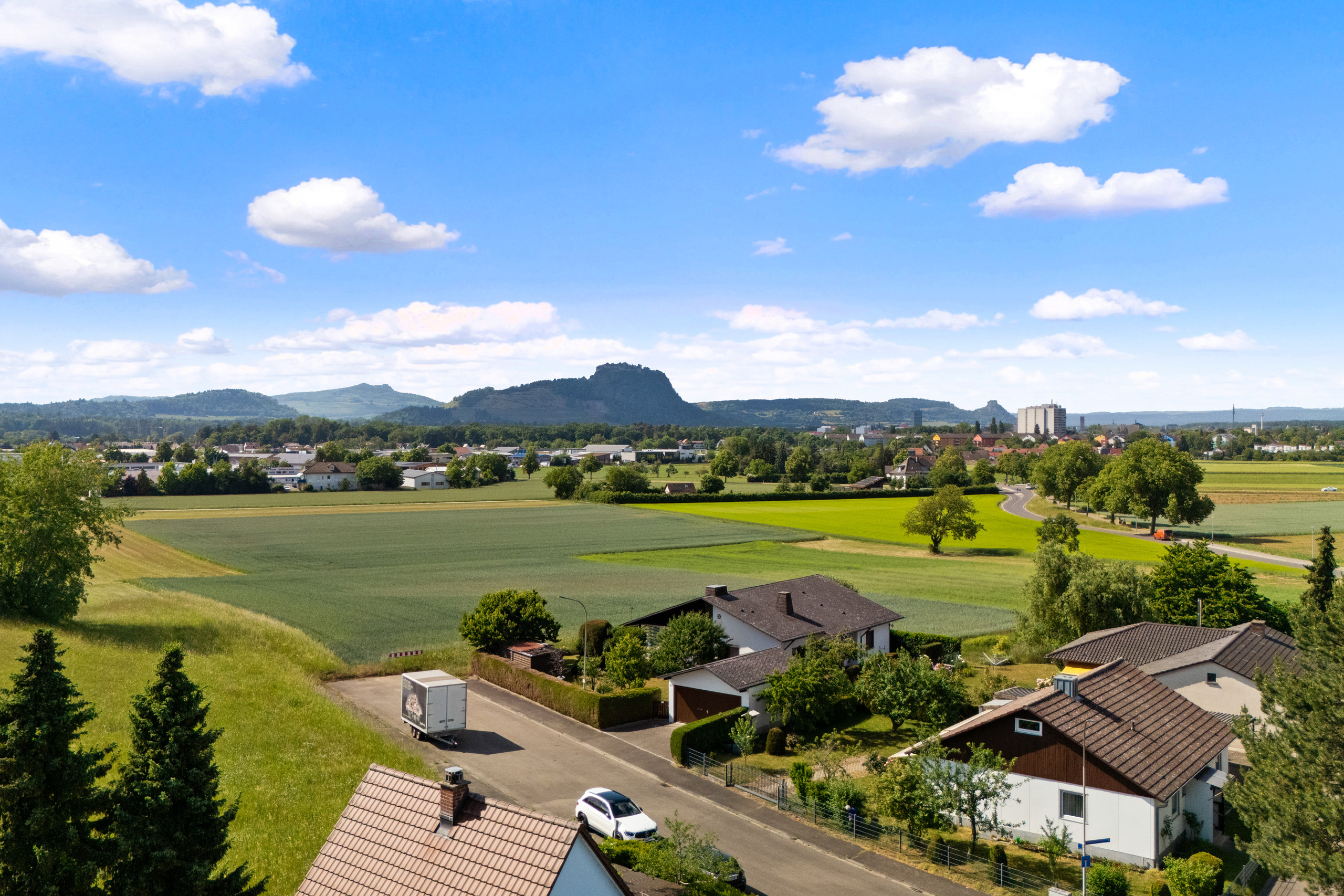 Panoramablick auf Hohentwiel und Hegauer Landschaft Panoramablick auf Hohentwiel und Hegauer Landschaft