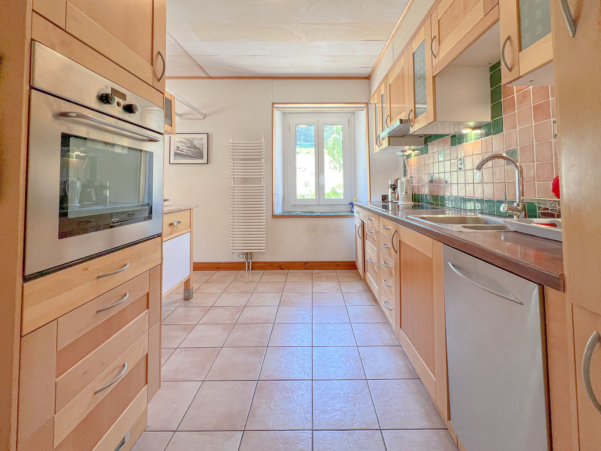 Cuisine agencée au rez supérieur Cuisine agencée au rez supérieur