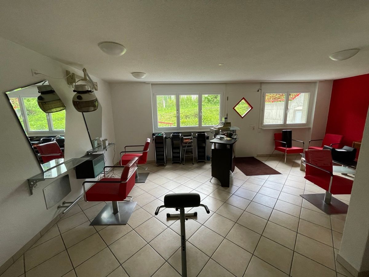Photo 10
